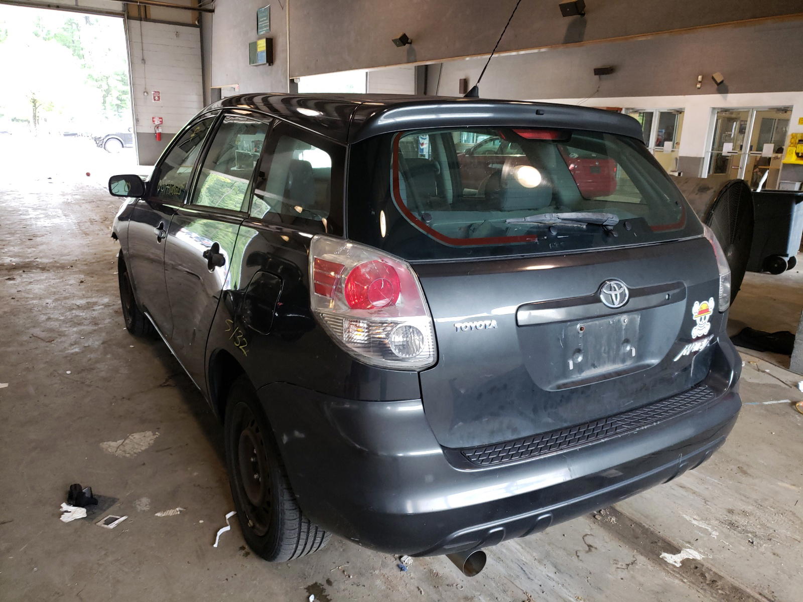 Photo 3 from auction – 2006 TOYOTA MATRIX with VIN 2T1KR32E56C604120