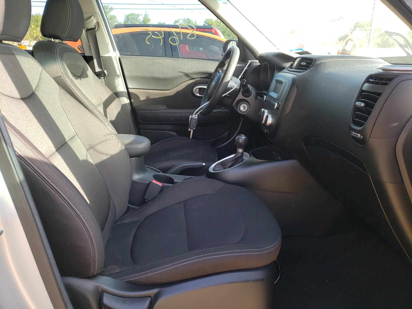 Photo 5 from auction – 2015 KIA SOUL with VIN KNDJN2A28F7810896
