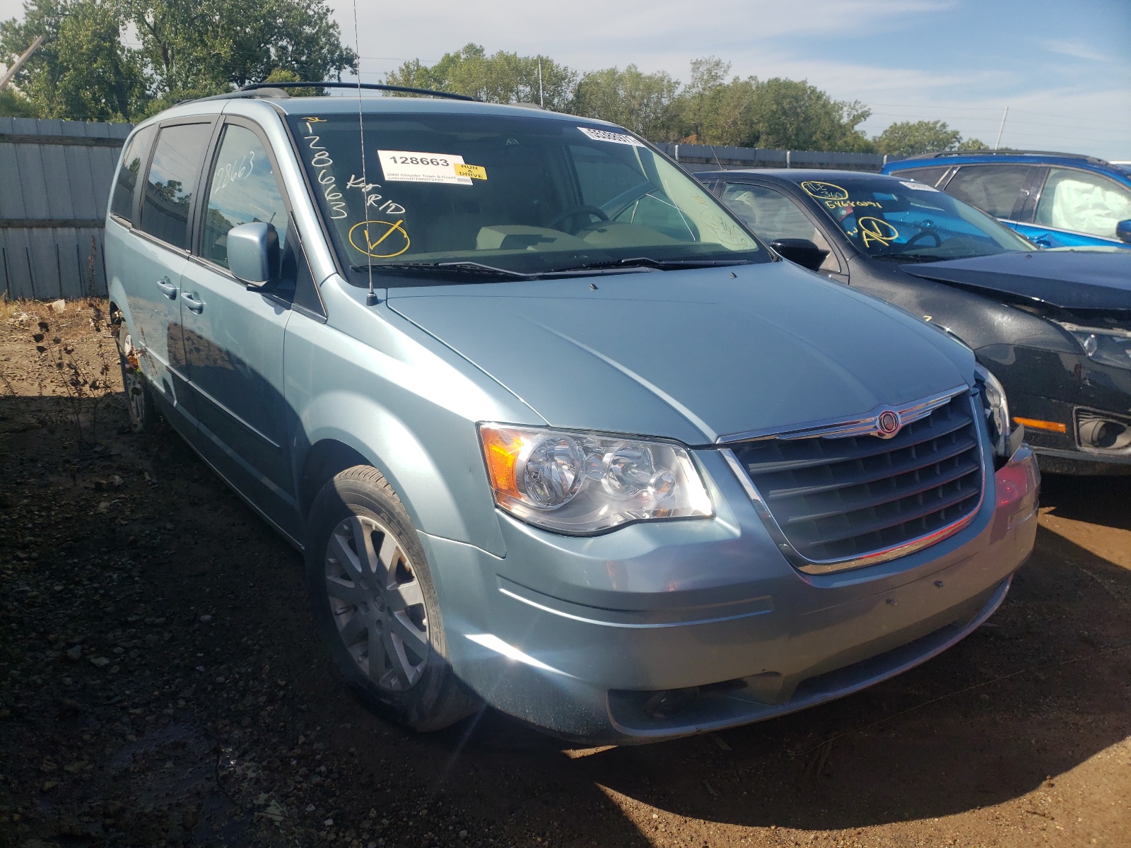 CHRYSLER TOWN & COU 2008 with VIN 2A8HR54P78R673133 - Photo from auction