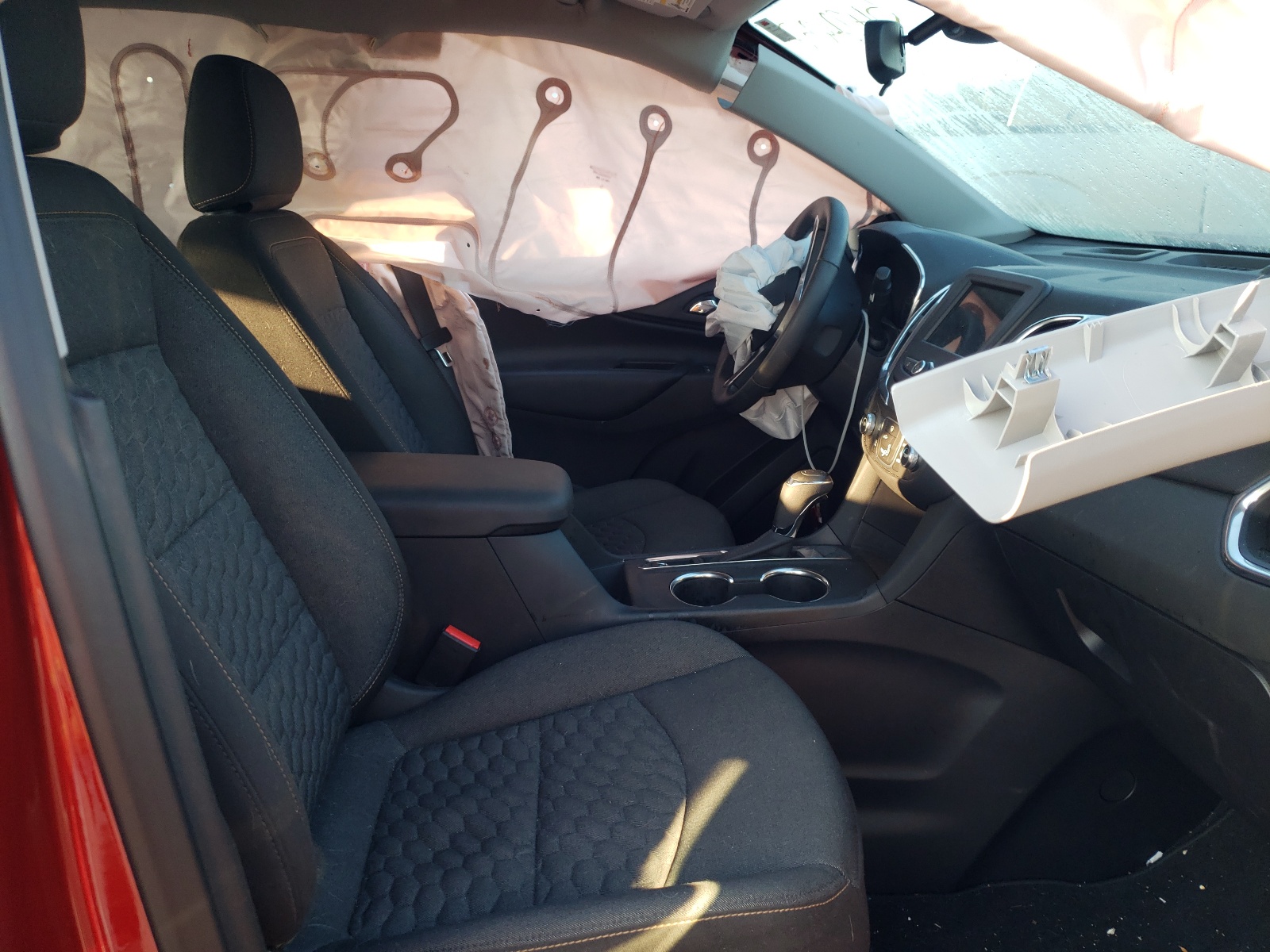 Photo 5 from auction – 2019 CHEVROLET EQUINOX LT with VIN 3GNAXJEV4KS617222