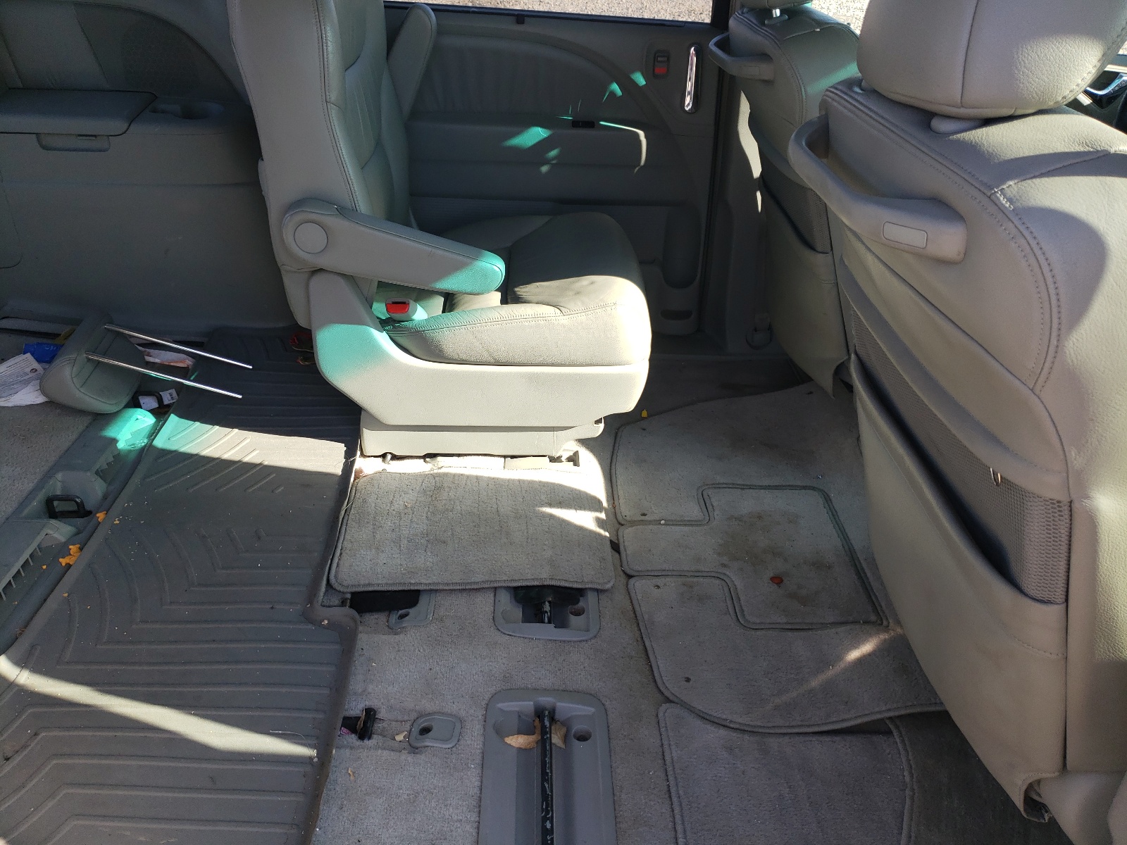 Photo 6 from auction – 2005 HONDA ODYSSEY TO with VIN 5FNRL38875B006347