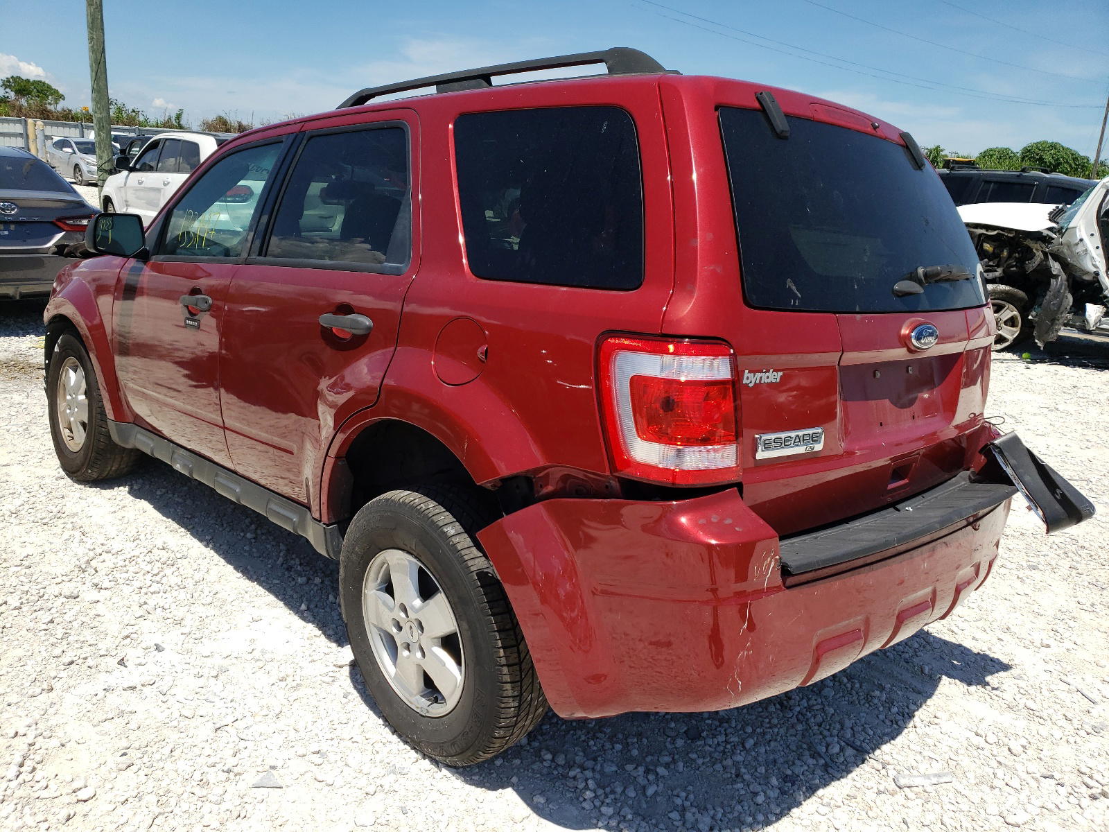 Photo 3 from auction – 2011 FORD ESCAPE XLT with VIN 1FMCU0D74BKB63763