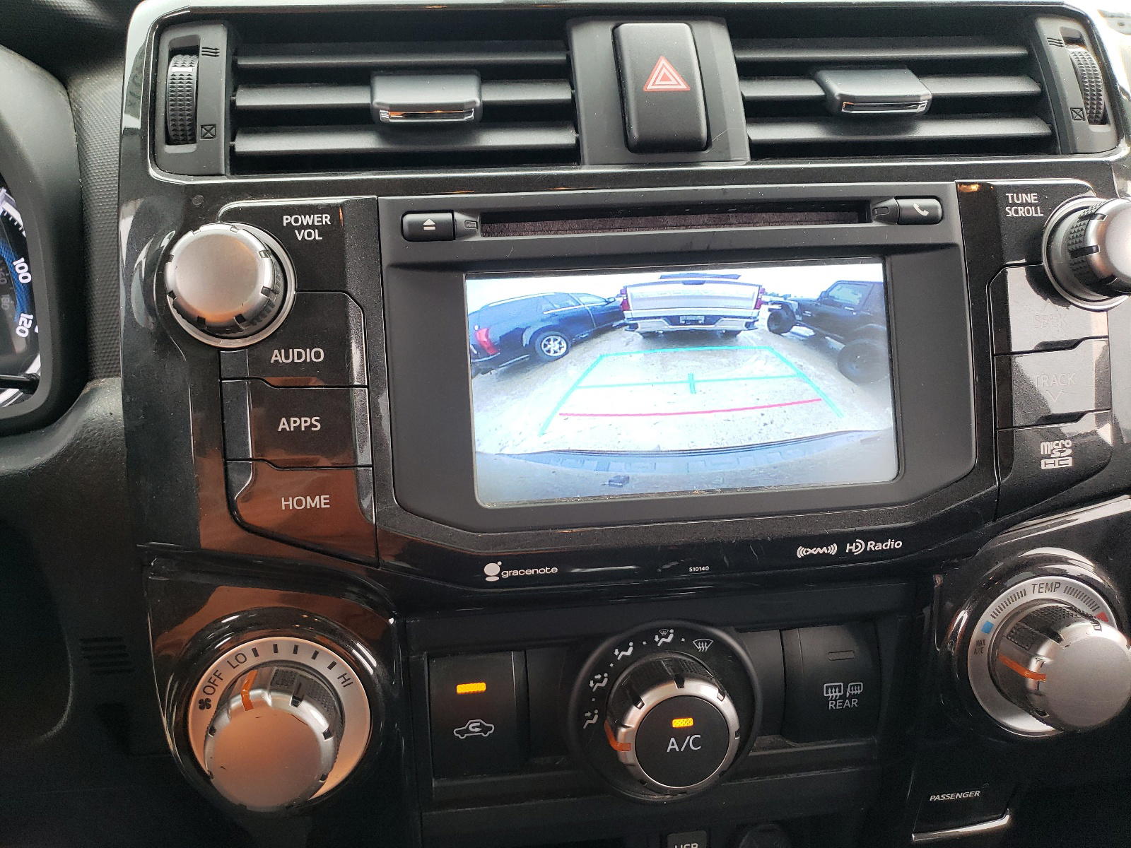 Photo 9 from auction – 2018 TOYOTA 4RUNNER SR with VIN JTEBU5JRXJ5588531