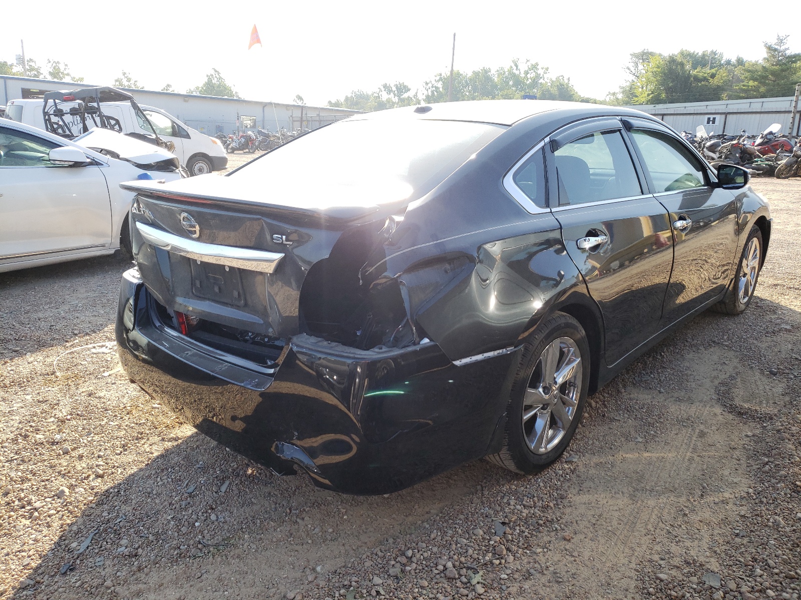 Photo 4 from auction – 2015 NISSAN ALTIMA 2.5 with VIN 1N4AL3AP1FN360842