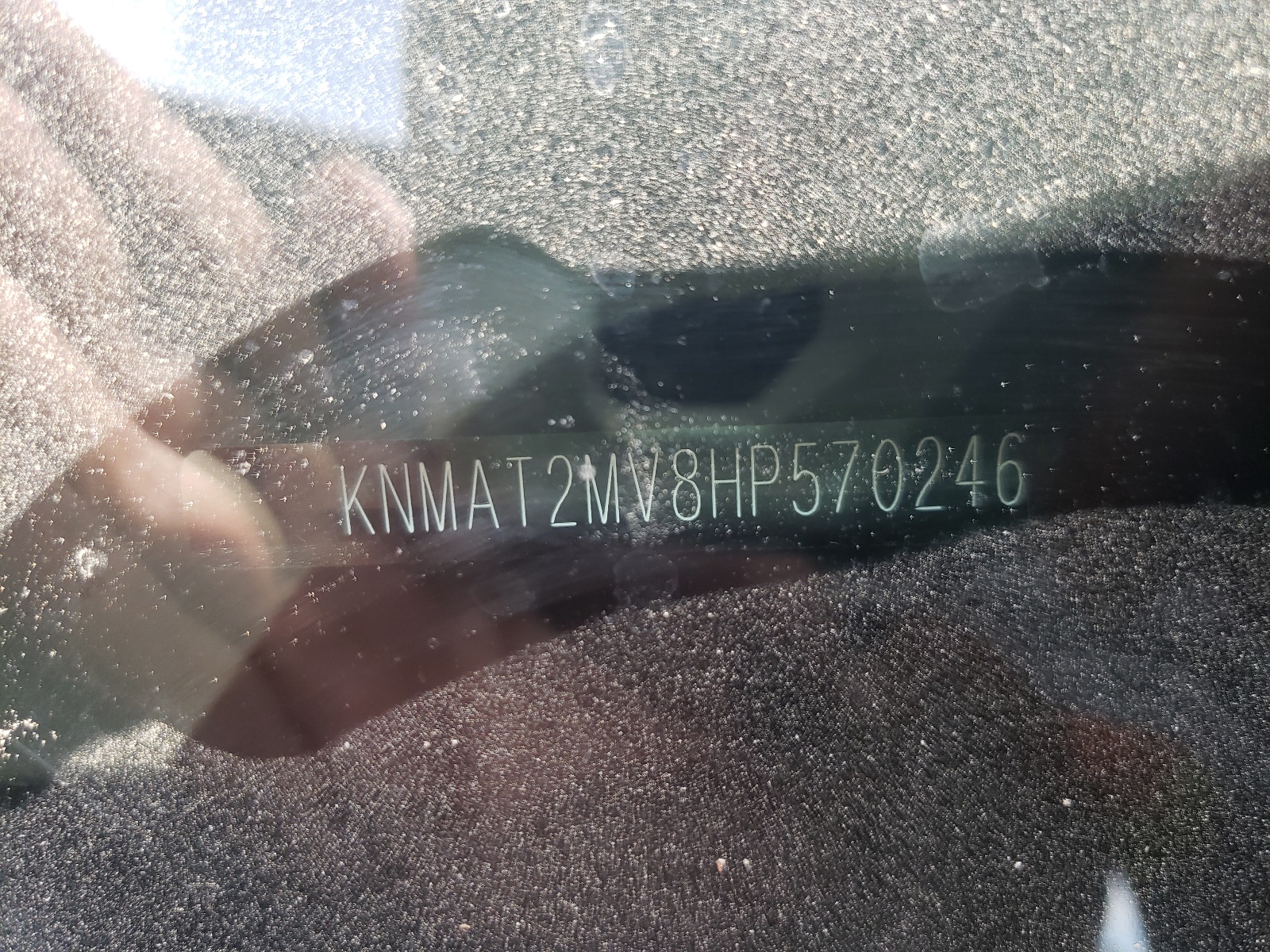 Photo 10 from auction – 2017 NISSAN ROGUE S with VIN KNMAT2MV8HP570246