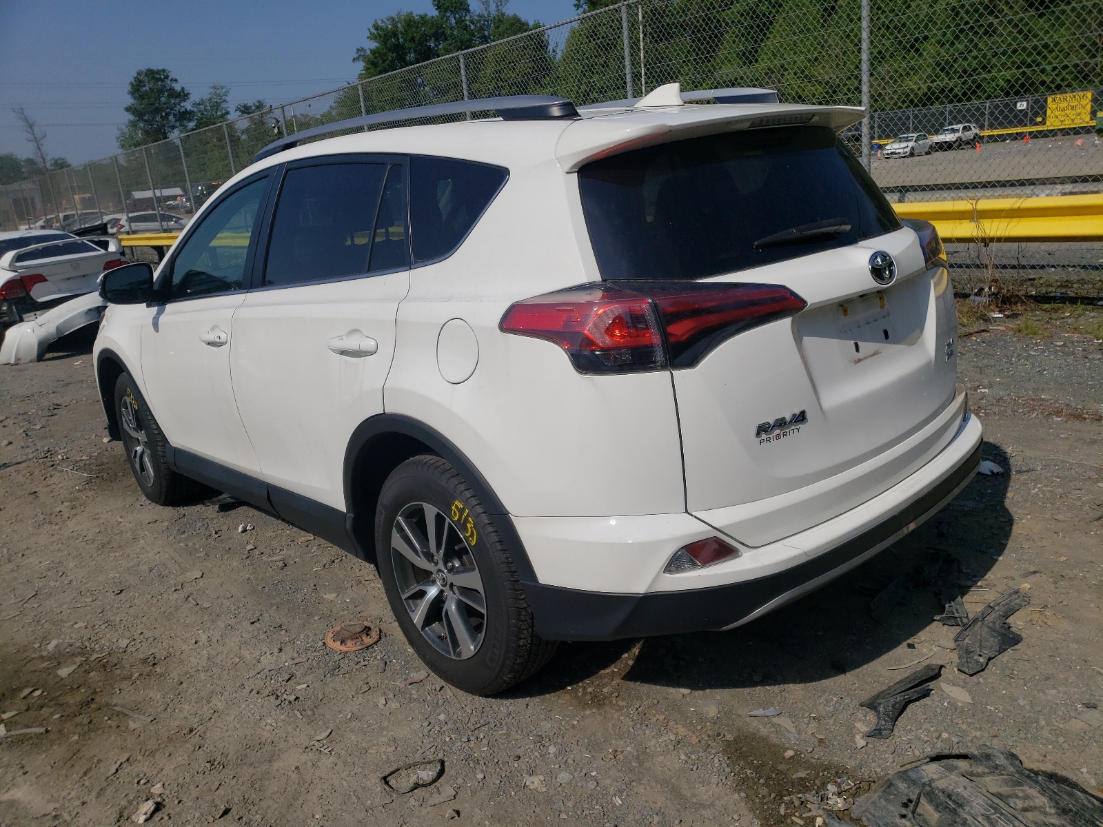 Photo 3 from auction – 2018 TOYOTA RAV4 ADVEN with VIN 2T3RFREV5JW853392