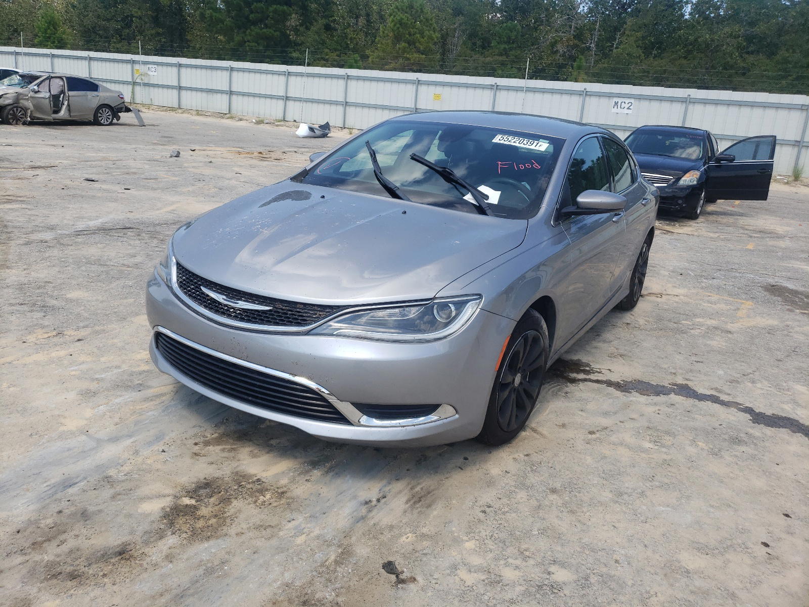 Photo 2 from auction – 2015 CHRYSLER 200 LIMITE with VIN 1C3CCCAB0FN713888
