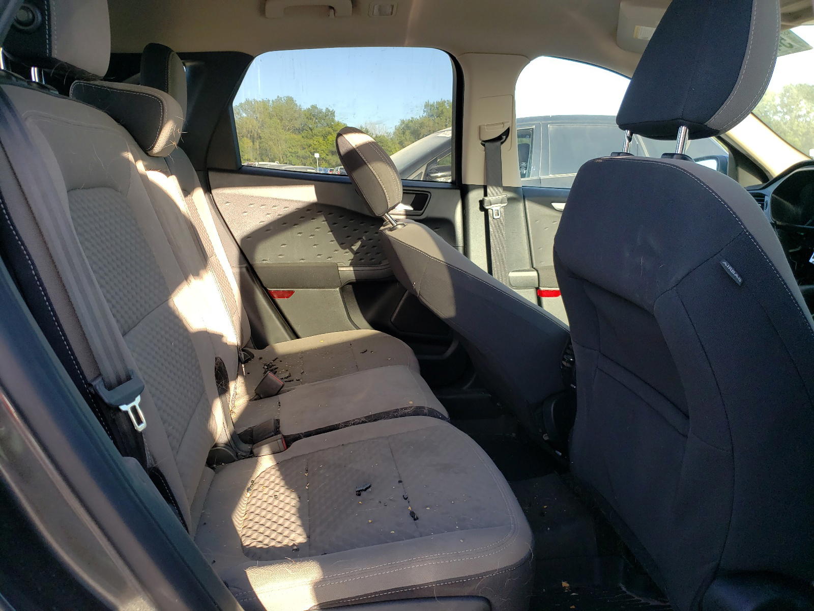 Photo 6 from auction – 2020 FORD ESCAPE SE with VIN 1FMCU0G60LUA13917