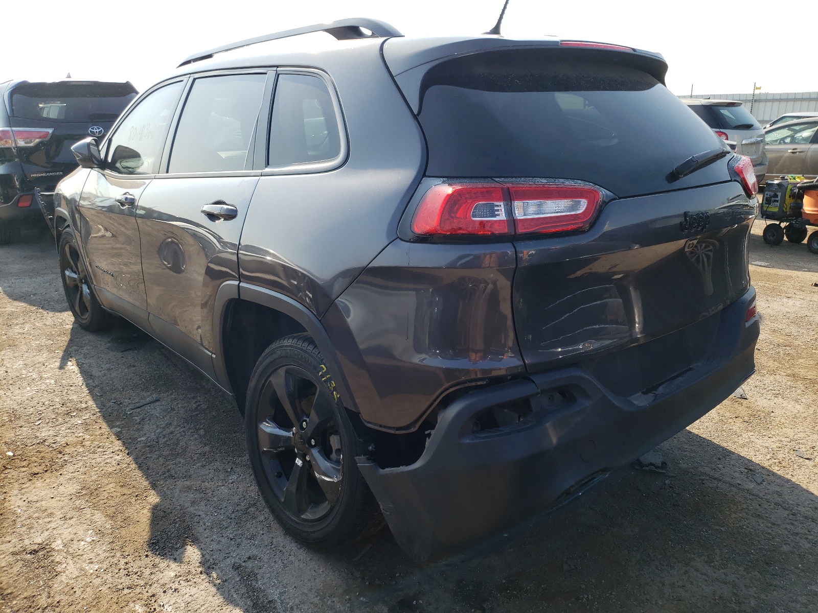 Photo 3 from auction – 2015 JEEP CHEROKEE L with VIN 1C4PJLCB0FW723119