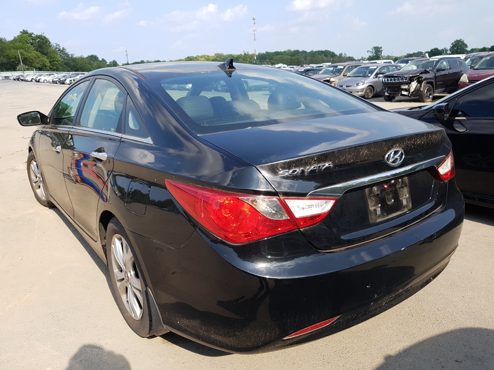 Photo 3 from auction – 2011 HYUNDAI SONATA SE with VIN 5NPEC4AC9BH118521
