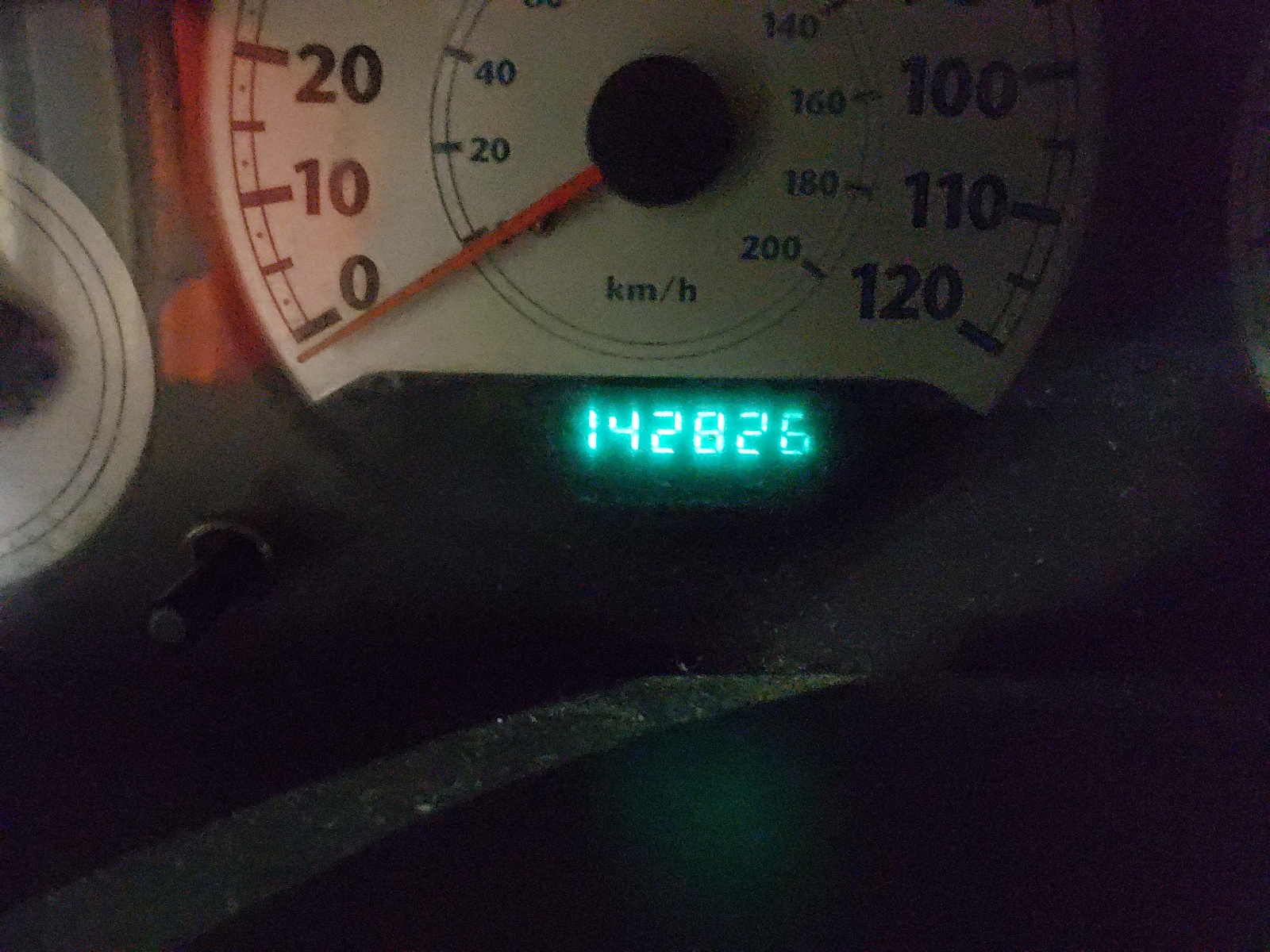 Photo 8 from auction – 2006 CHRYSLER TOWN & COU with VIN 2A4GP54L76R823125