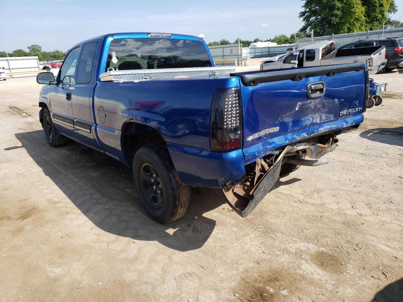 Photo 3 from auction – 2004 CHEVROLET SILVERADO with VIN 2GCEC19V541245095