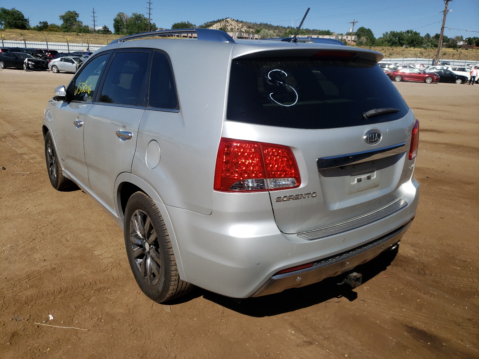 Photo 3 from auction – 2013 KIA SORENTO SX with VIN 5XYKWDA29DG313076