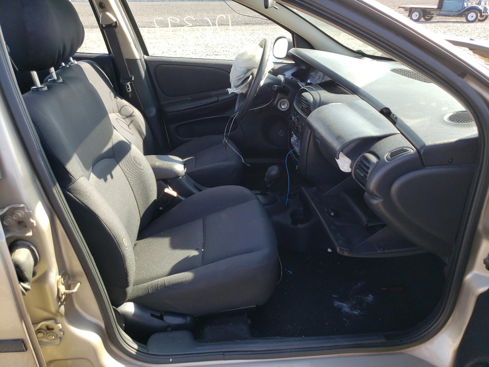 Photo 5 from auction – 2003 DODGE NEON with VIN 1B3ES26C93D238196