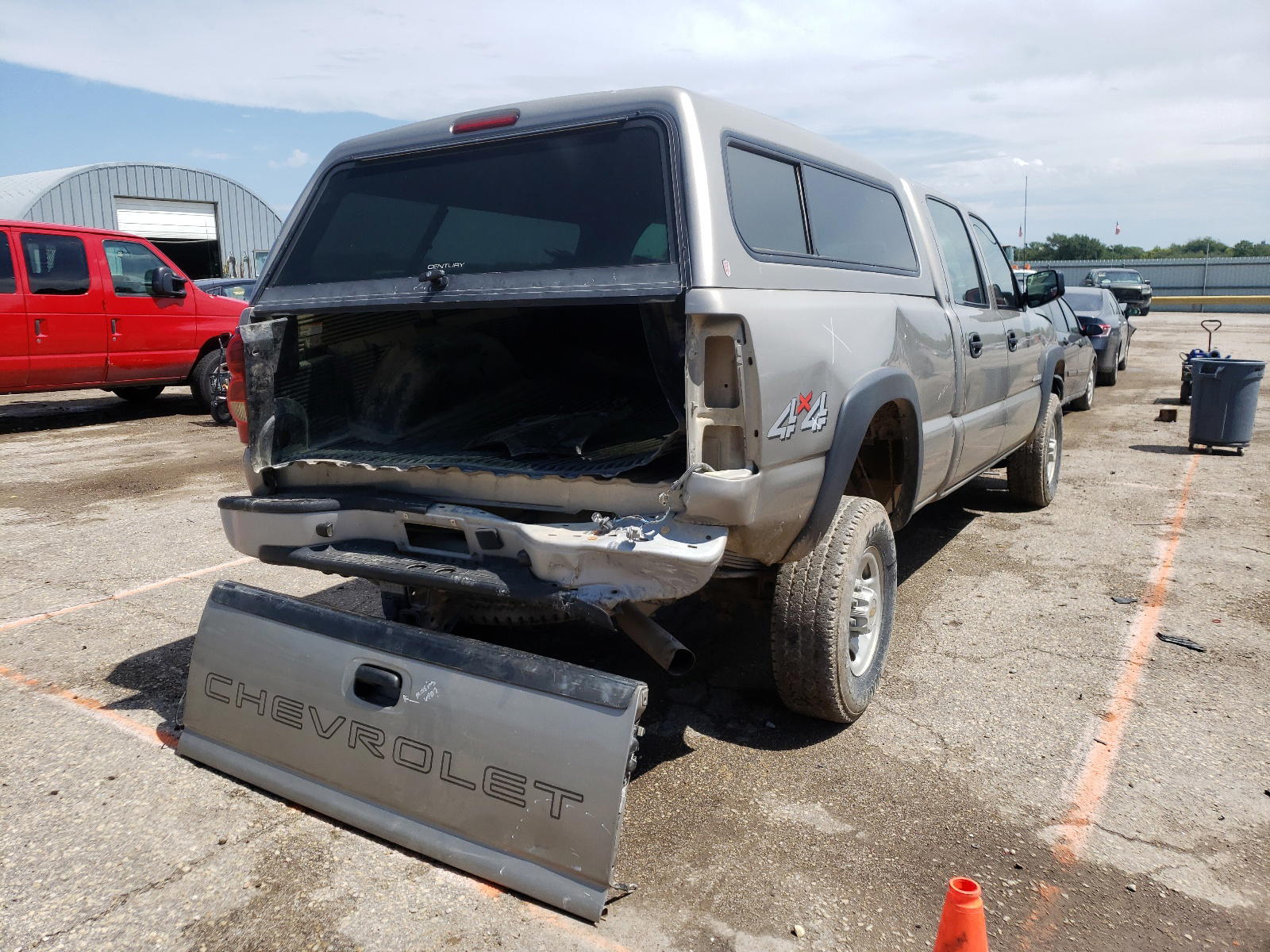 Photo 4 from auction – 2003 CHEVROLET SILVERADO with VIN 1GCHK23U23F176217
