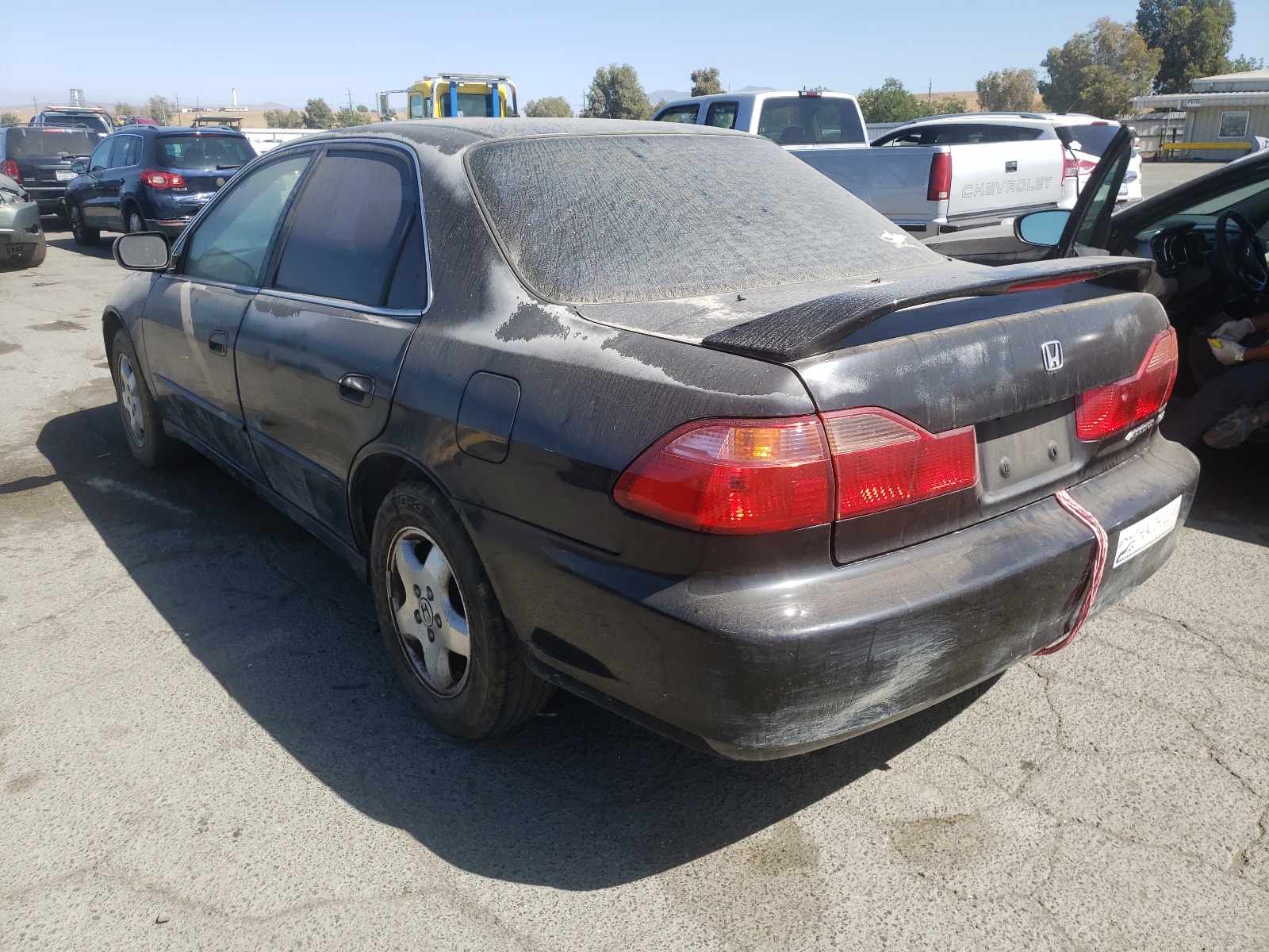Photo 3 from auction – 2000 HONDA ACCORD EX with VIN 1HGCG1657YA018973