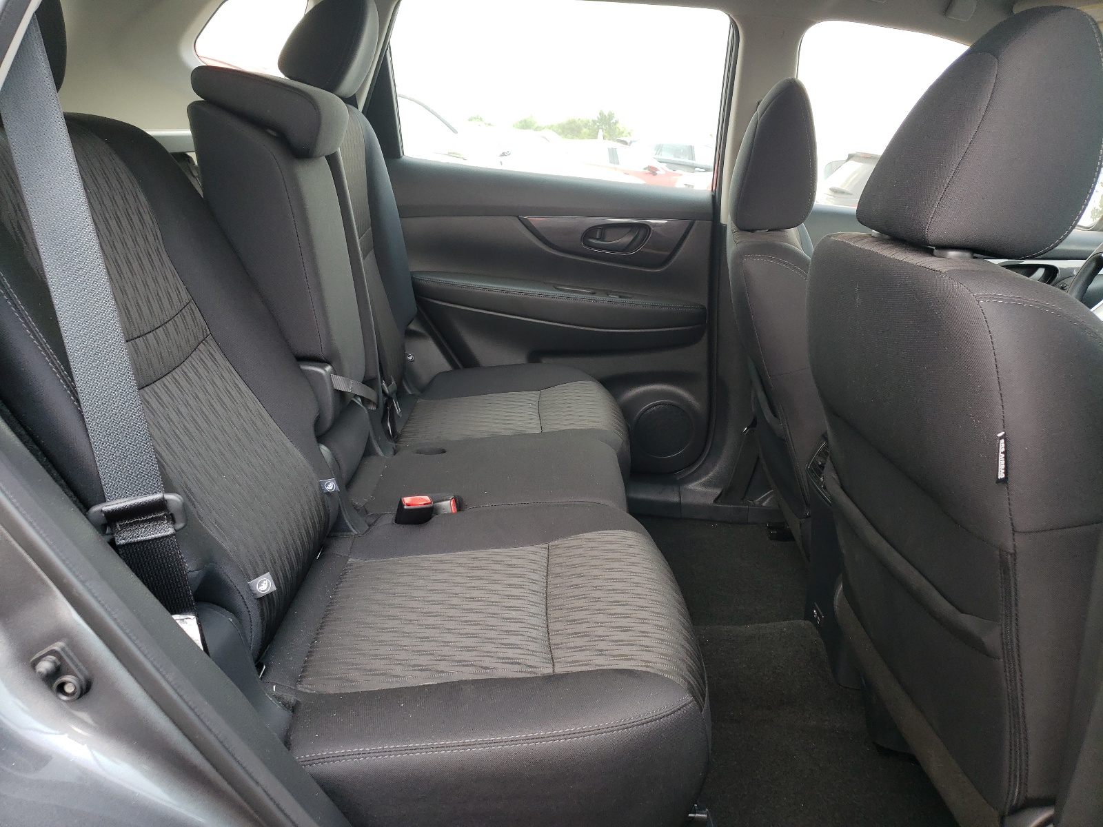 Photo 6 from auction – 2019 NISSAN ROGUE S with VIN 5N1AT2MV6KC816947