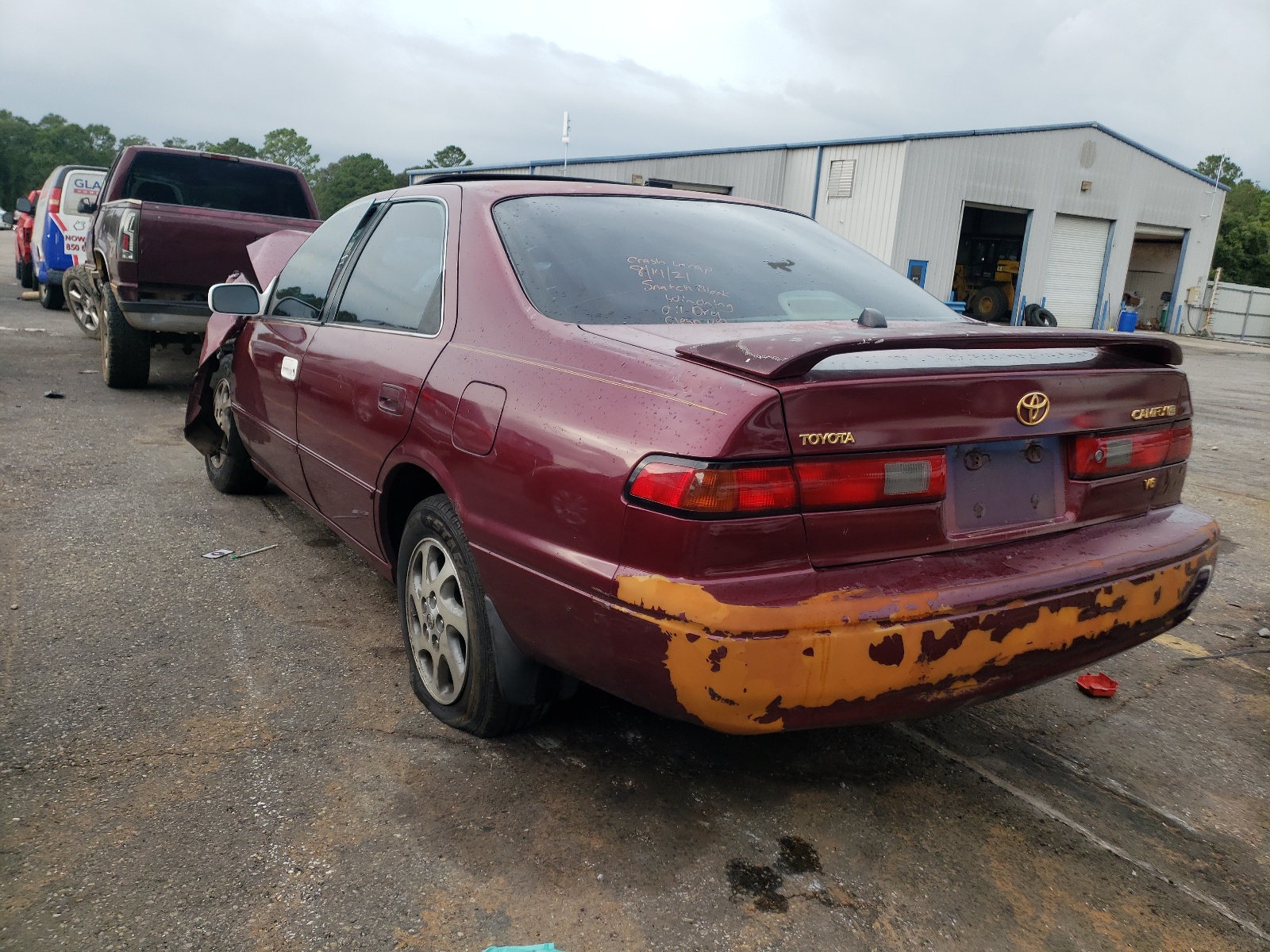 Photo 3 from auction – 1998 TOYOTA CAMRY CE with VIN 4T1BF28K0WU069485