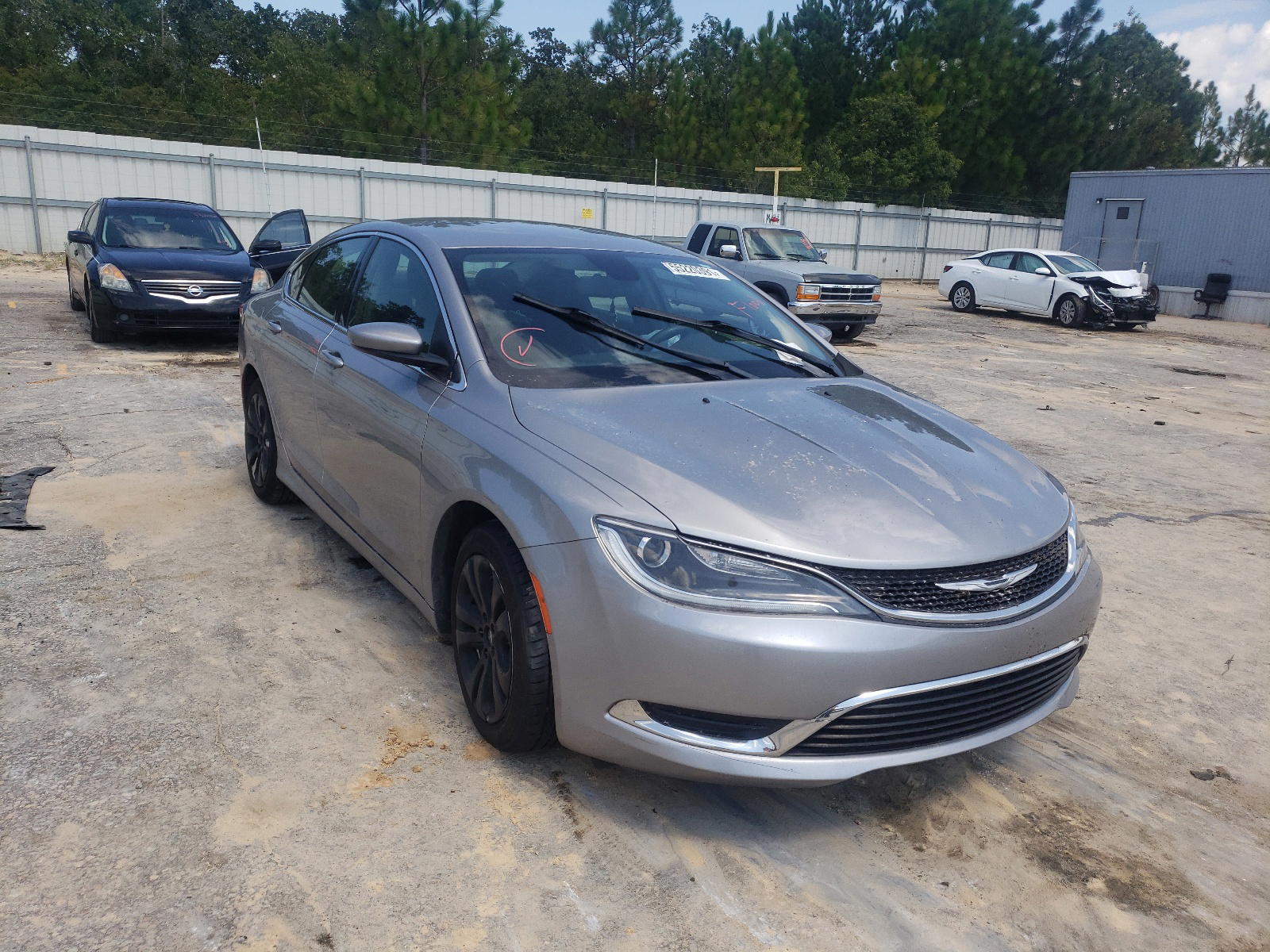 CHRYSLER 200 LIMITE 2015 with VIN 1C3CCCAB0FN713888 - Photo from auction
