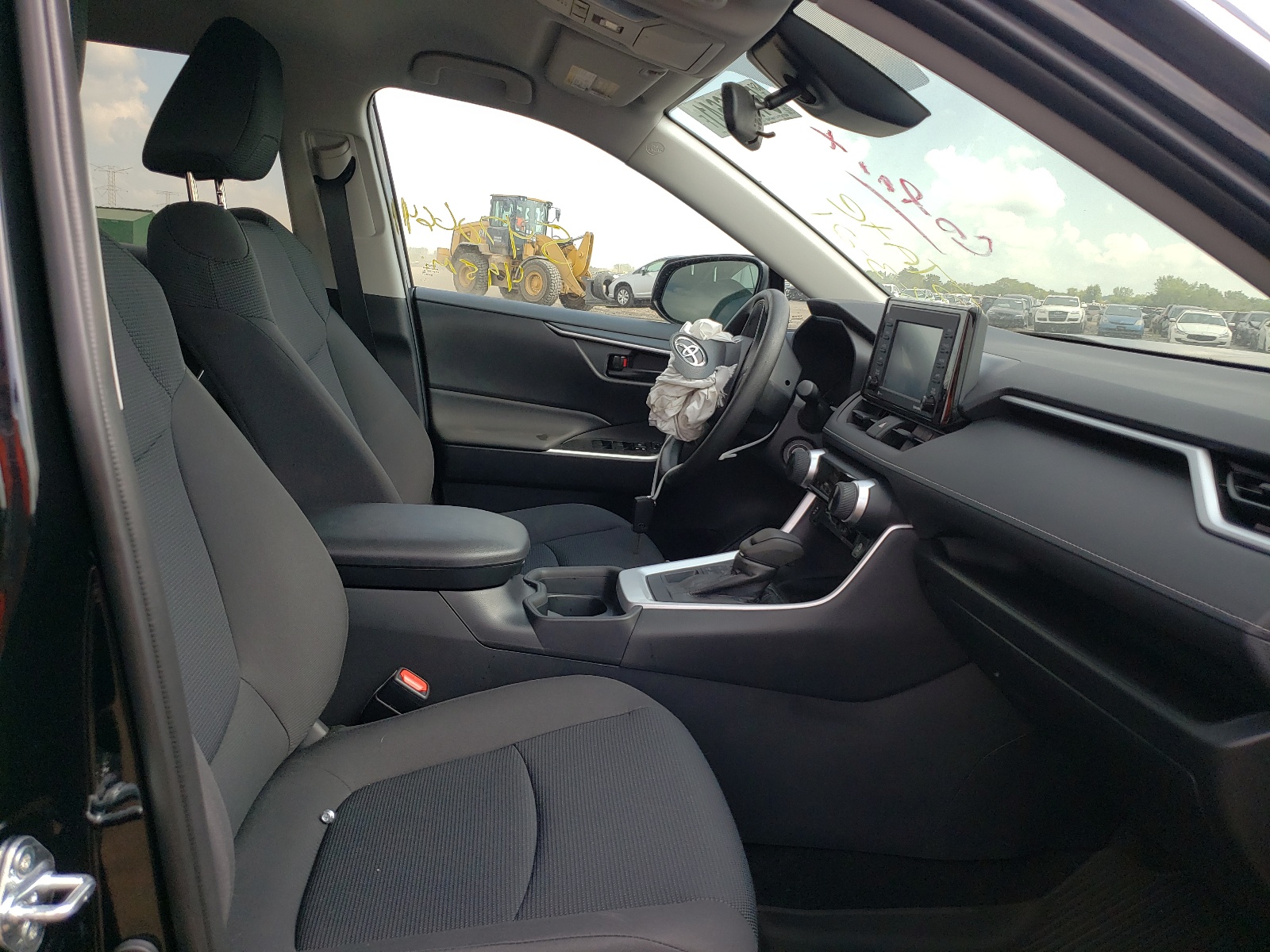 Photo 5 from auction – 2021 TOYOTA RAV4 LE with VIN 2T3F1RFV8MC228359