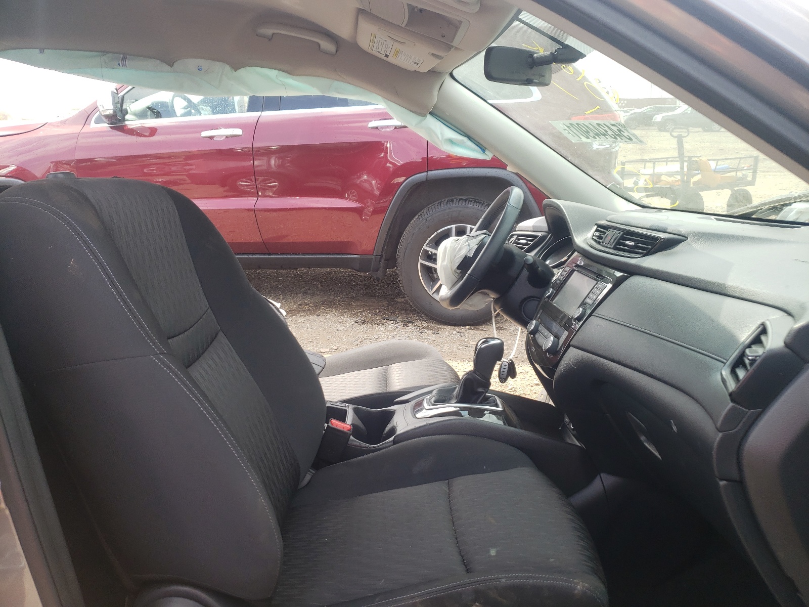 Photo 5 from auction – 2017 NISSAN ROGUE S with VIN KNMAT2MV8HP570246