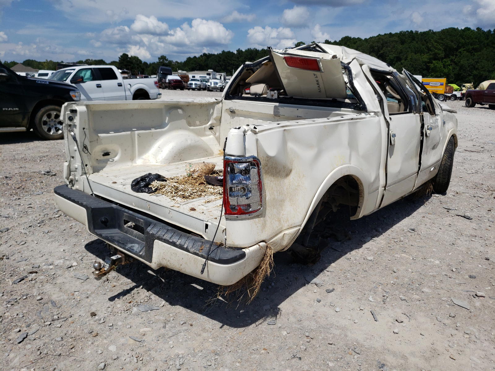 Photo 4 from auction – 2007 LINCOLN MARK LT with VIN 5LTPW16507FJ08824