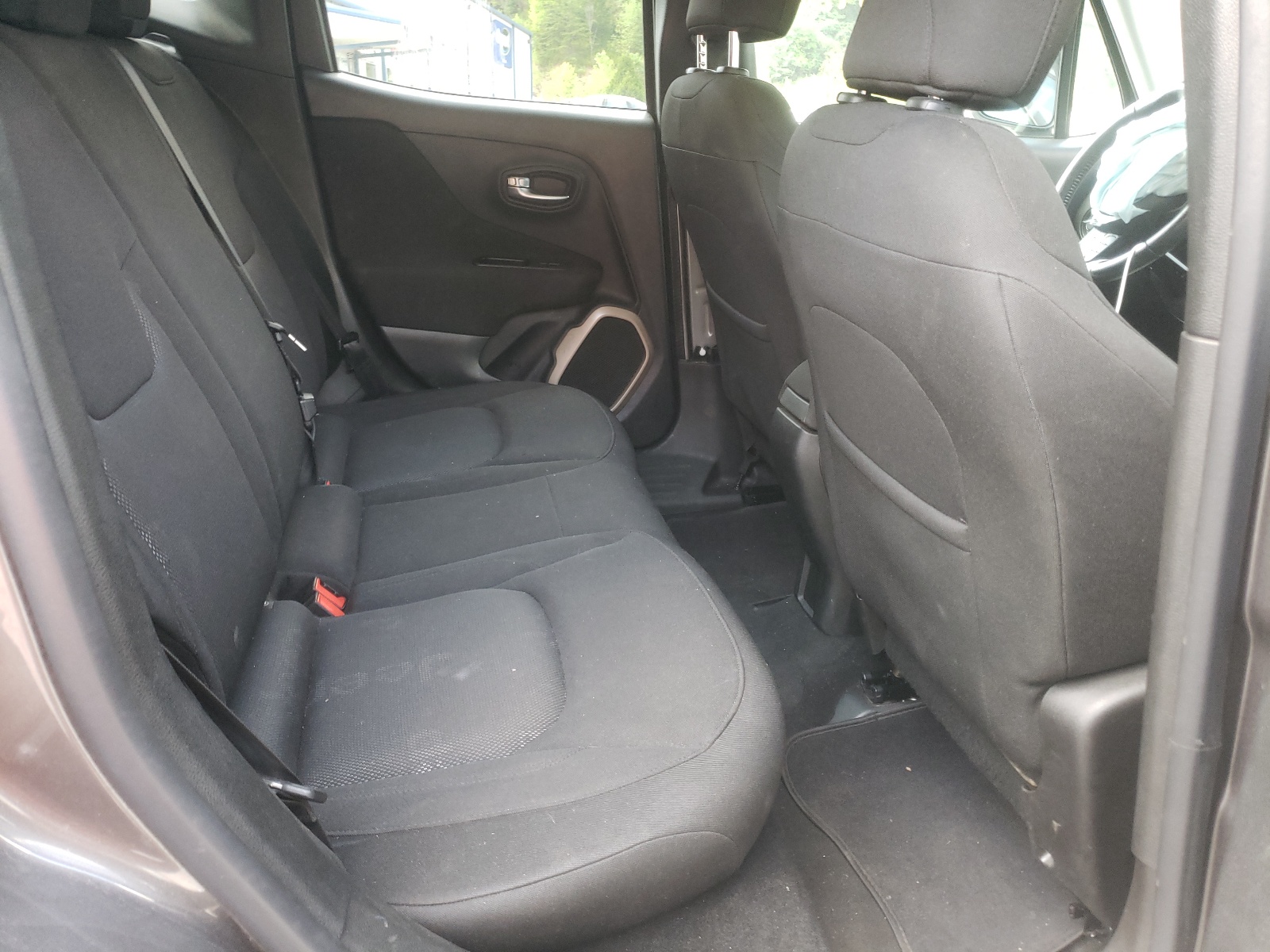 Photo 6 from auction – 2016 JEEP RENEGADE L with VIN ZACCJBBT6GPC80525