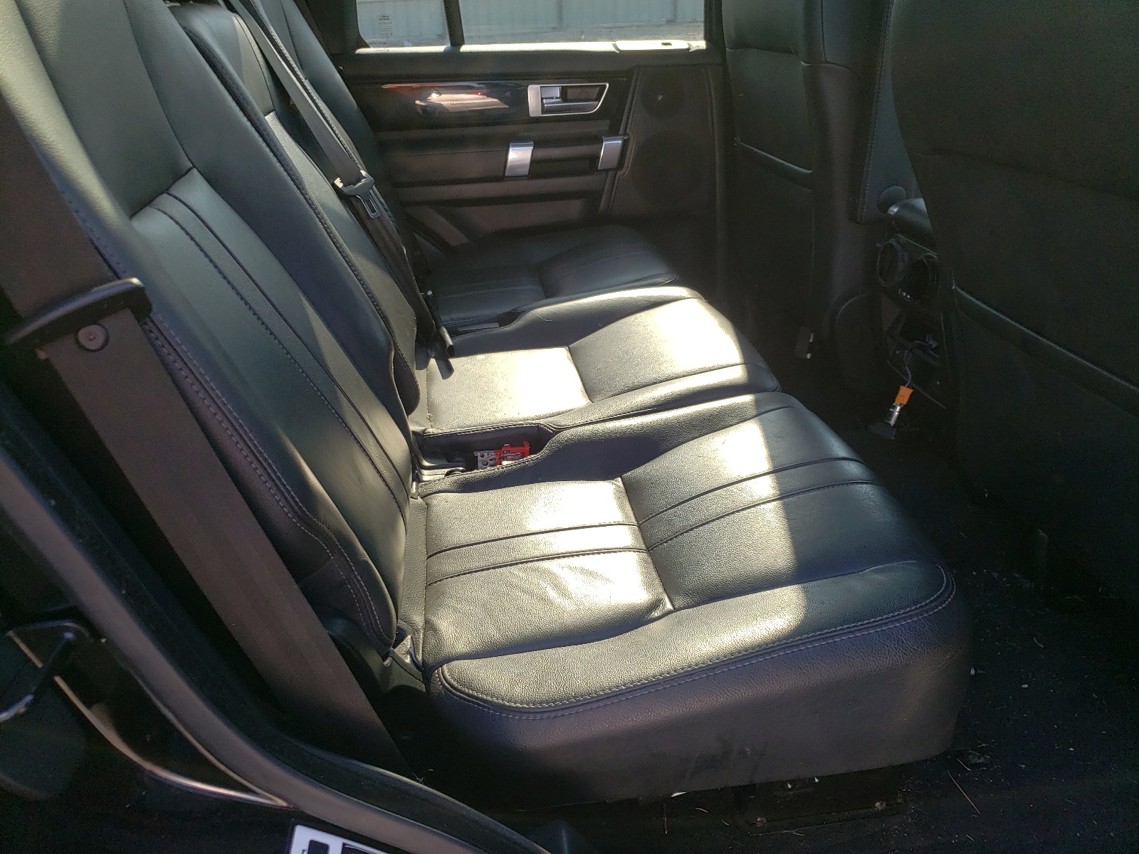 Photo 6 from auction – 2016 LAND ROVER LR4 HSE with VIN SALAG2V69GA827694