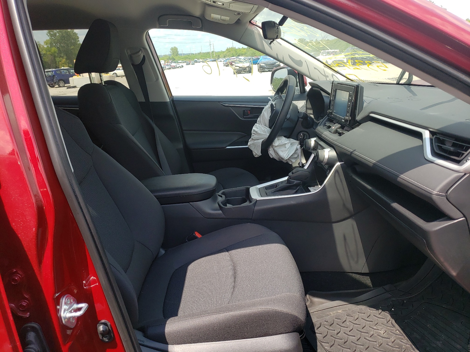 Photo 5 from auction – 2021 TOYOTA RAV4 LE with VIN 2T3G1RFV6MC142214
