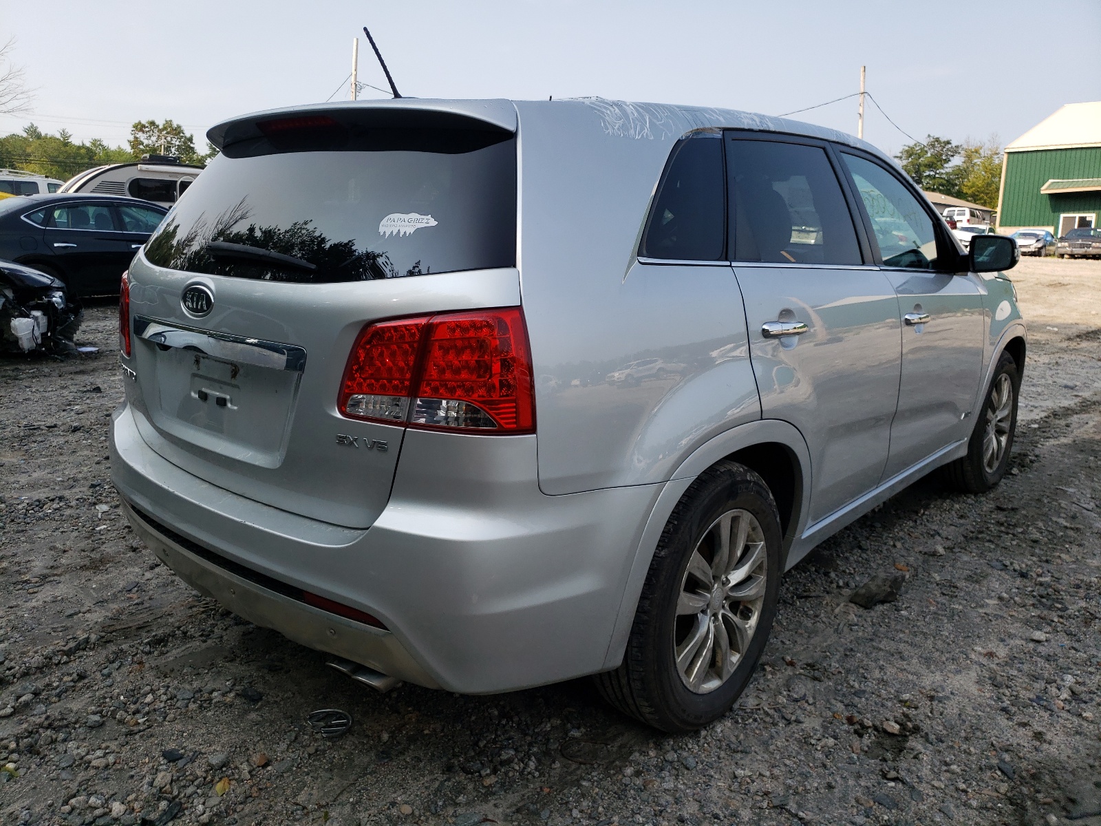Photo 4 from auction – 2011 KIA SORENTO SX with VIN 5XYKWDA26BG144261