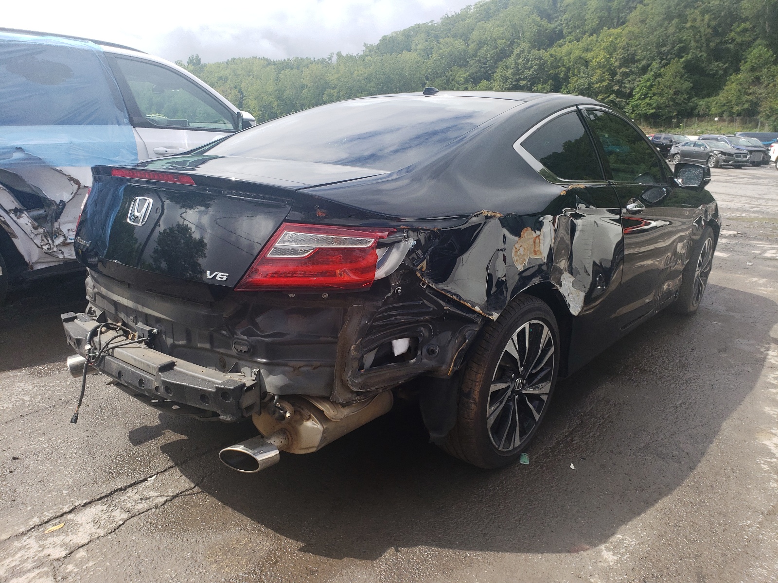 Photo 4 from auction – 2017 HONDA ACCORD EXL with VIN 1HGCT2B89HA001044