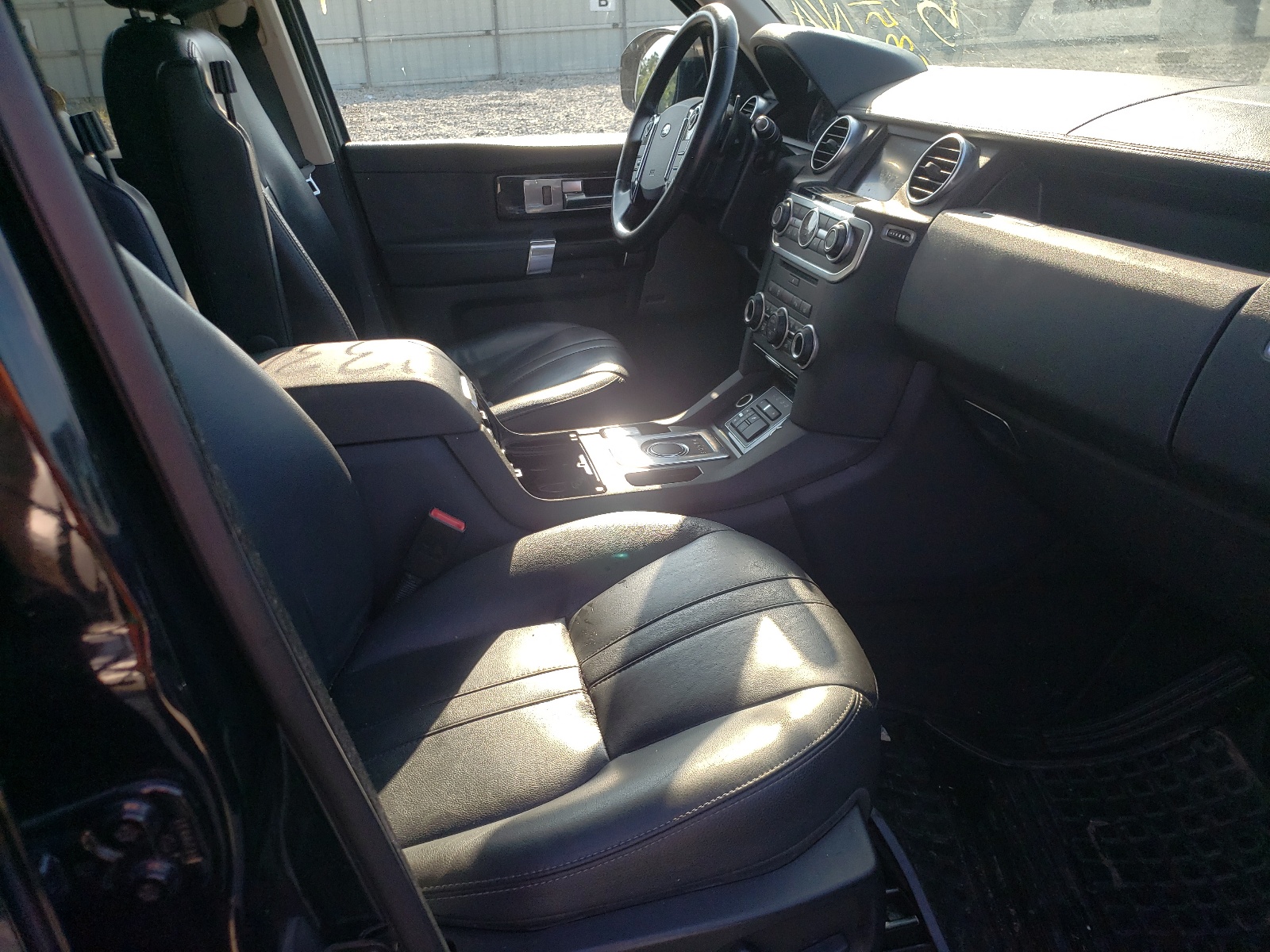 Photo 5 from auction – 2016 LAND ROVER LR4 HSE with VIN SALAG2V69GA827694