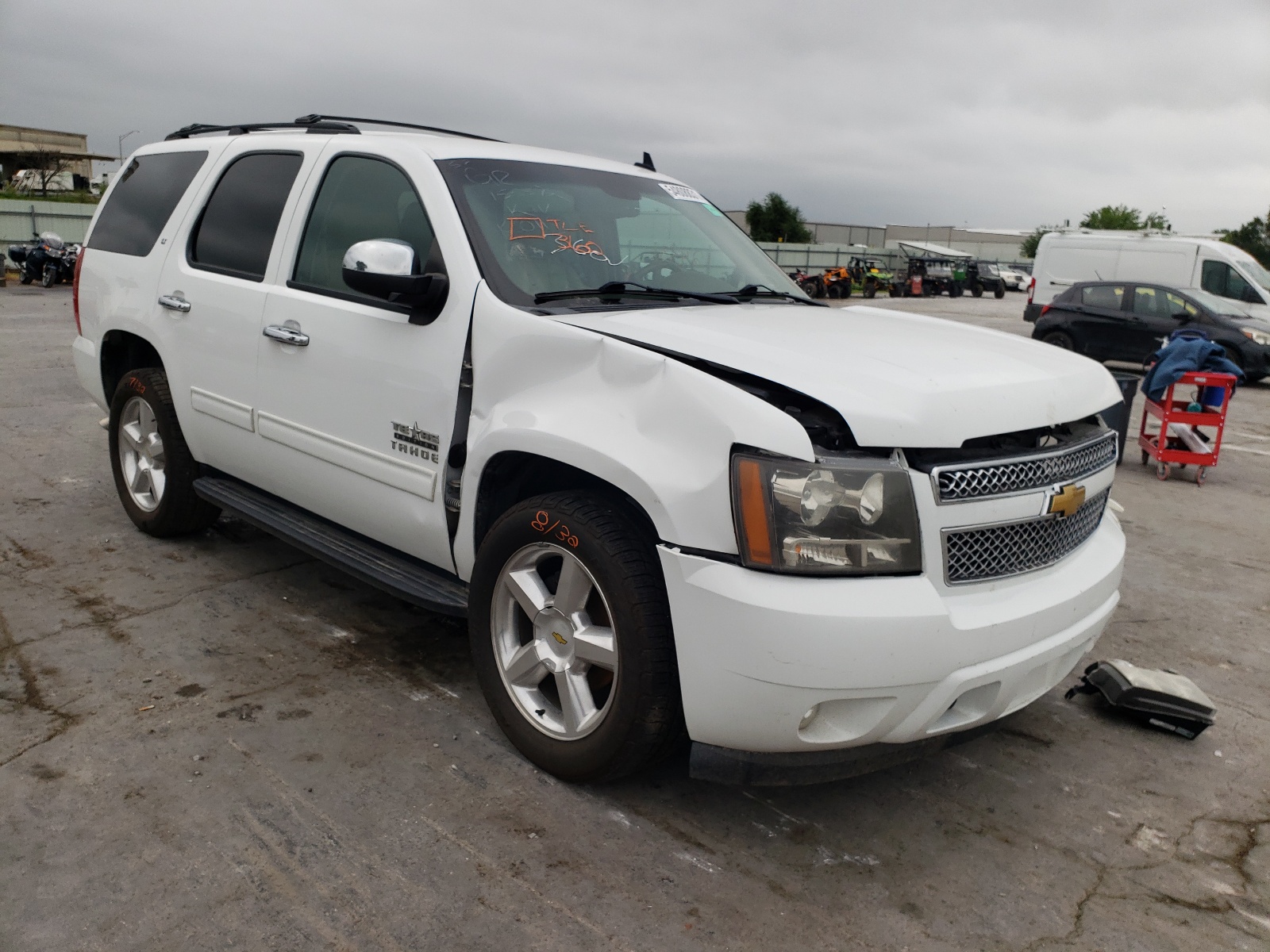CHEVROLET TAHOE C150 2013 with VIN 1GNSCBE0XDR310069 - Photo from auction