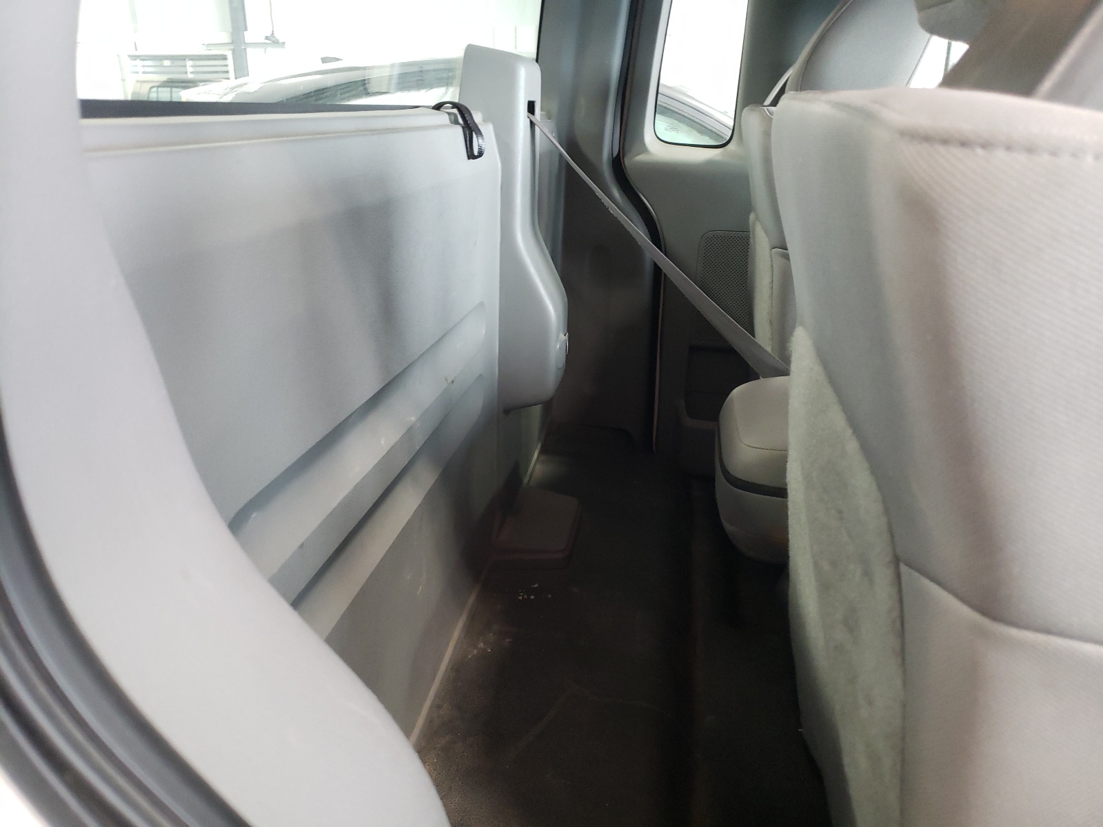 Photo 6 from auction – 2006 FORD F150 with VIN 1FTRF12266NB74838