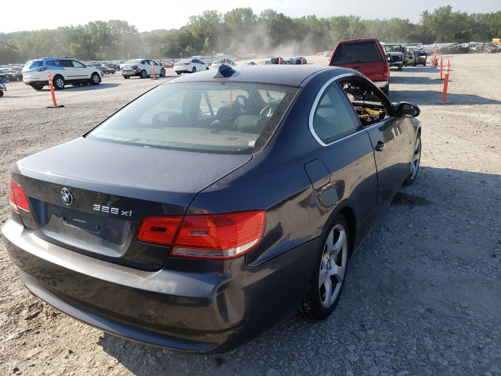 Photo 4 from auction – 2007 BMW 328 XI with VIN WBAWC33557PC86651