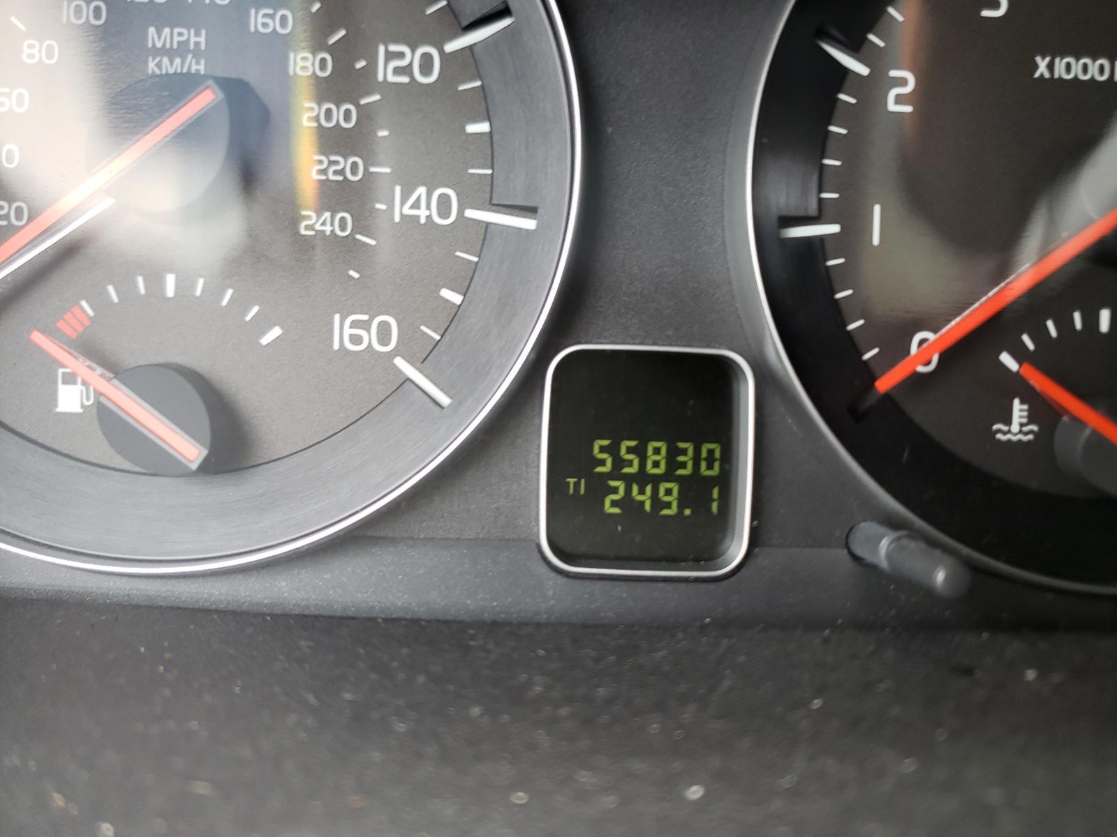 Photo 13 from auction – 2013 VOLVO C30 T5 with VIN YV1672MK2D2307512