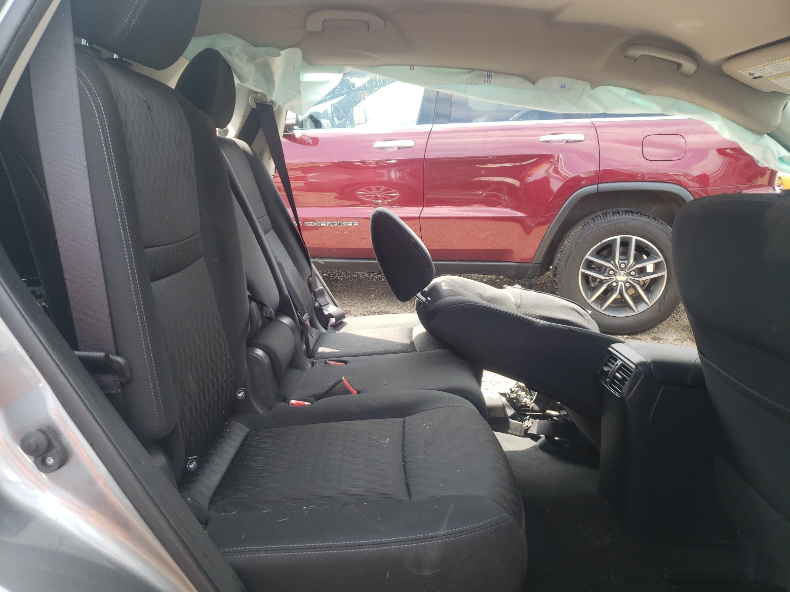 Photo 6 from auction – 2017 NISSAN ROGUE S with VIN KNMAT2MV8HP570246