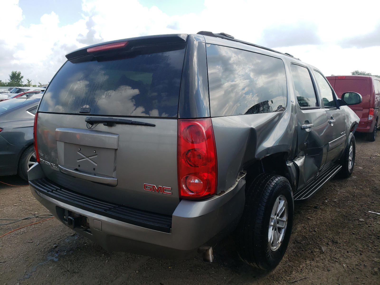 Photo 4 from auction – 2007 GMC YUKON with VIN 1GKFK16387J202072