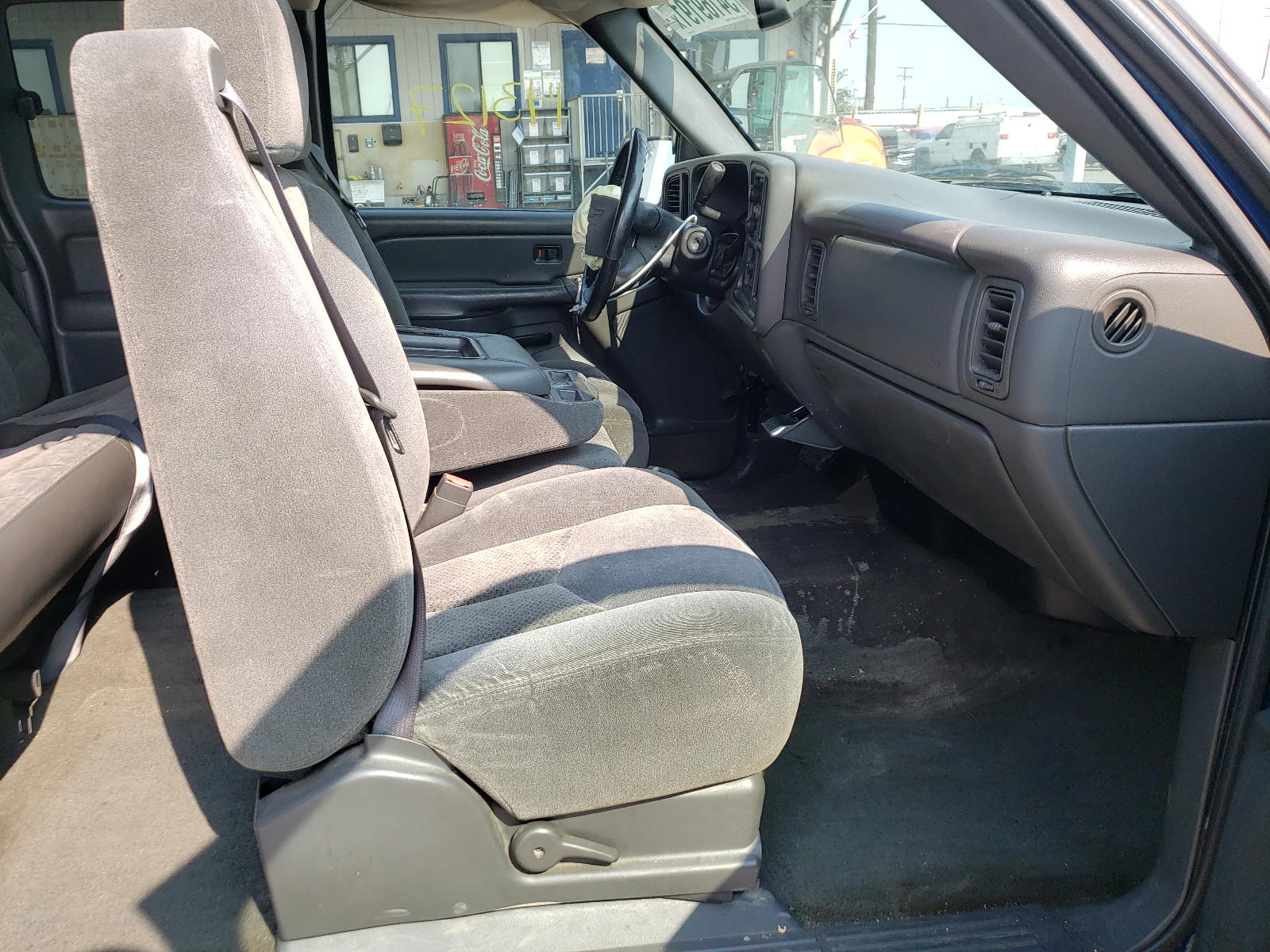 Photo 5 from auction – 2004 CHEVROLET SILVERADO with VIN 1GCEC19X94Z269876