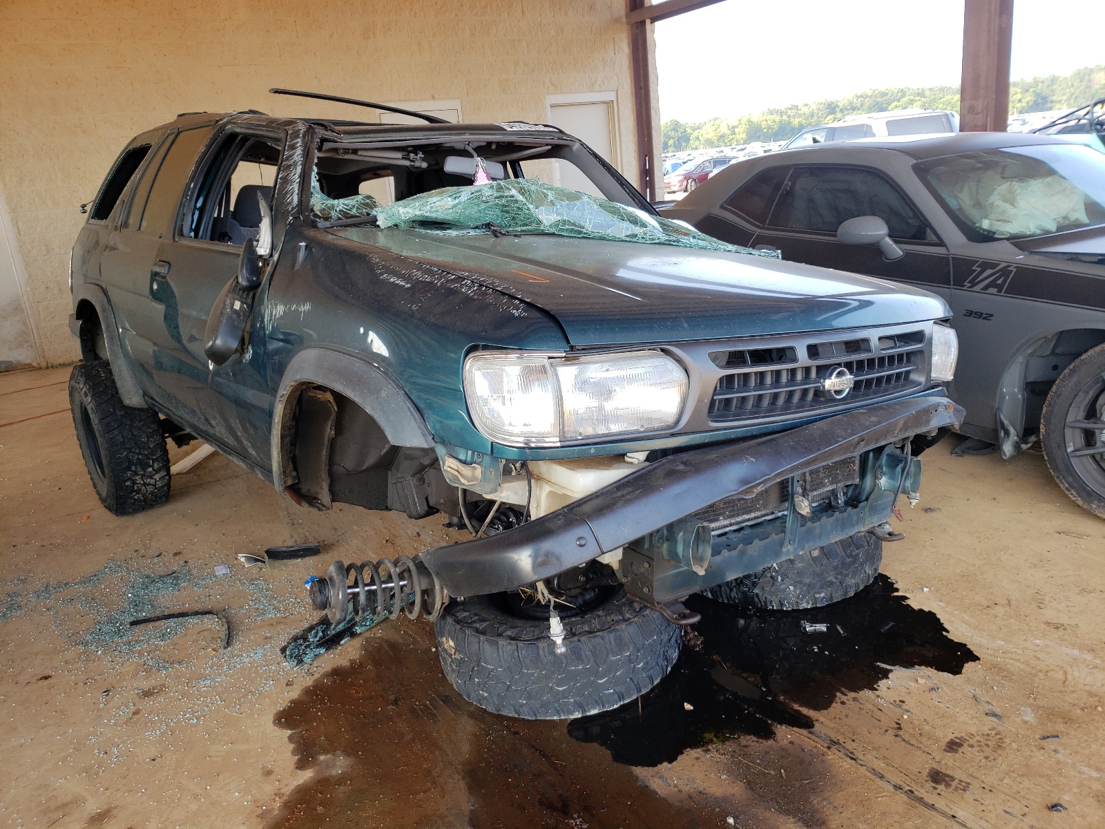 NISSAN PATHFINDER 1997 with VIN JN8AR05Y5VW134228 - Photo from auction
