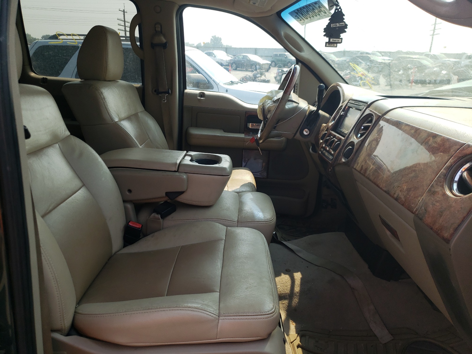 Photo 5 from auction – 2005 FORD F150 SUPER with VIN 1FTRW14W45FB25212