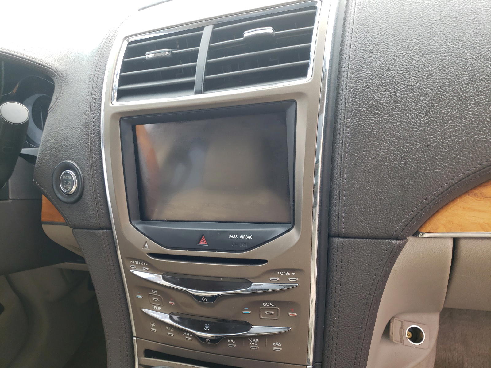 Photo 9 from auction – 2011 LINCOLN MKX with VIN 2LMDJ8JK7BBJ03253
