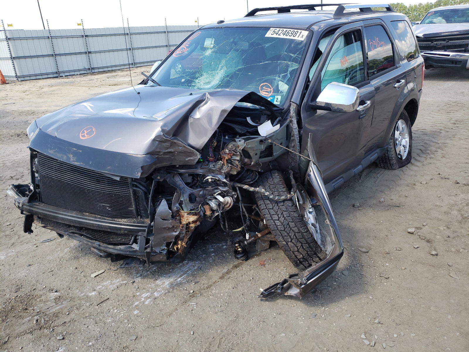 Photo 2 from auction – 2012 FORD ESCAPE LIM with VIN 1FMCU9EG9CKB70115