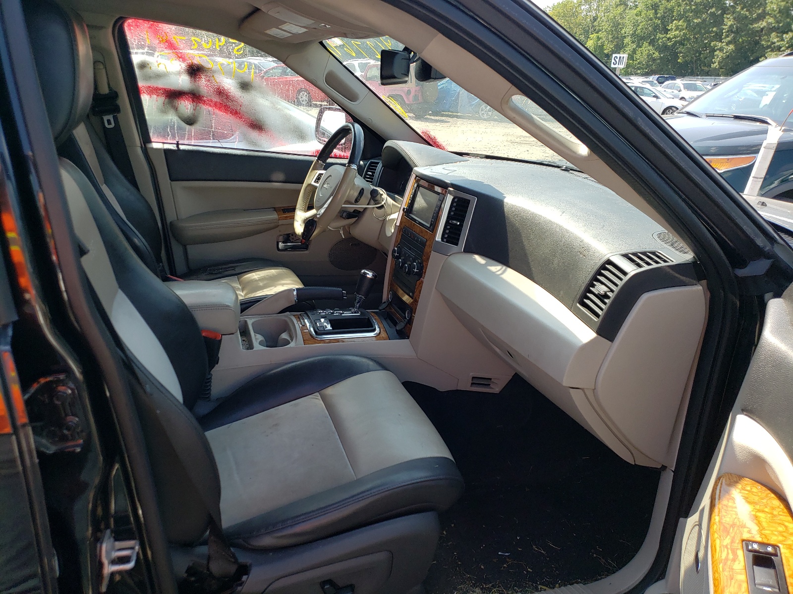 Photo 5 from auction – 2010 JEEP GRAND CHER with VIN 1J4RR5GT2AC138014