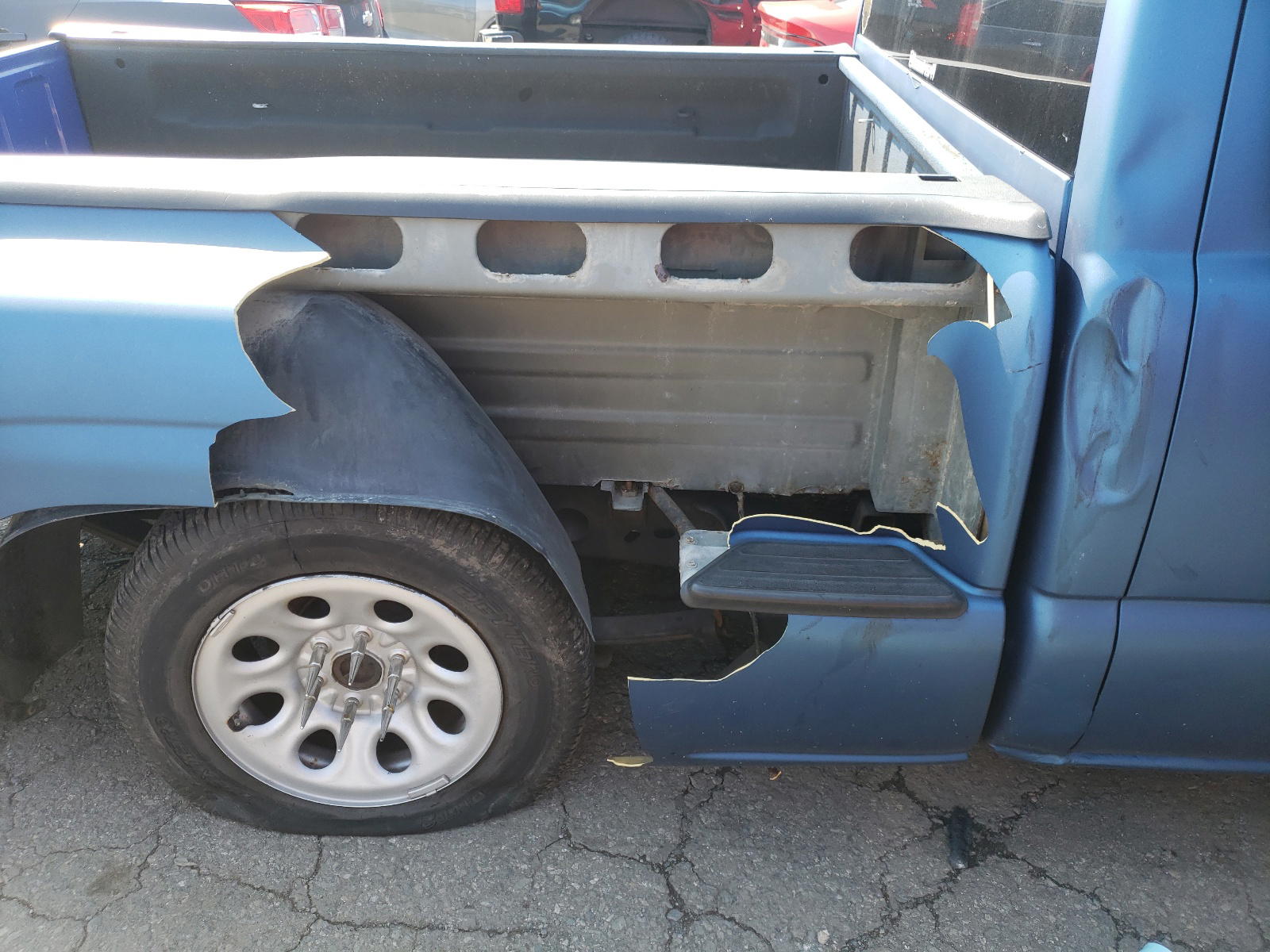 Photo 9 from auction – 2000 CHEVROLET SILVERADO with VIN 2GCEC19V5Y1352539