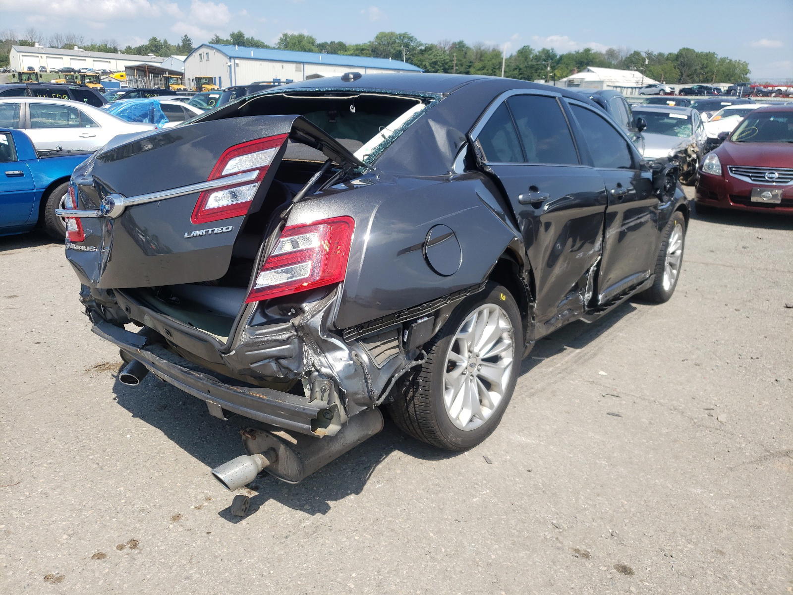 Photo 4 from auction – 2019 FORD TAURUS LIM with VIN 1FAHP2F87KG115489