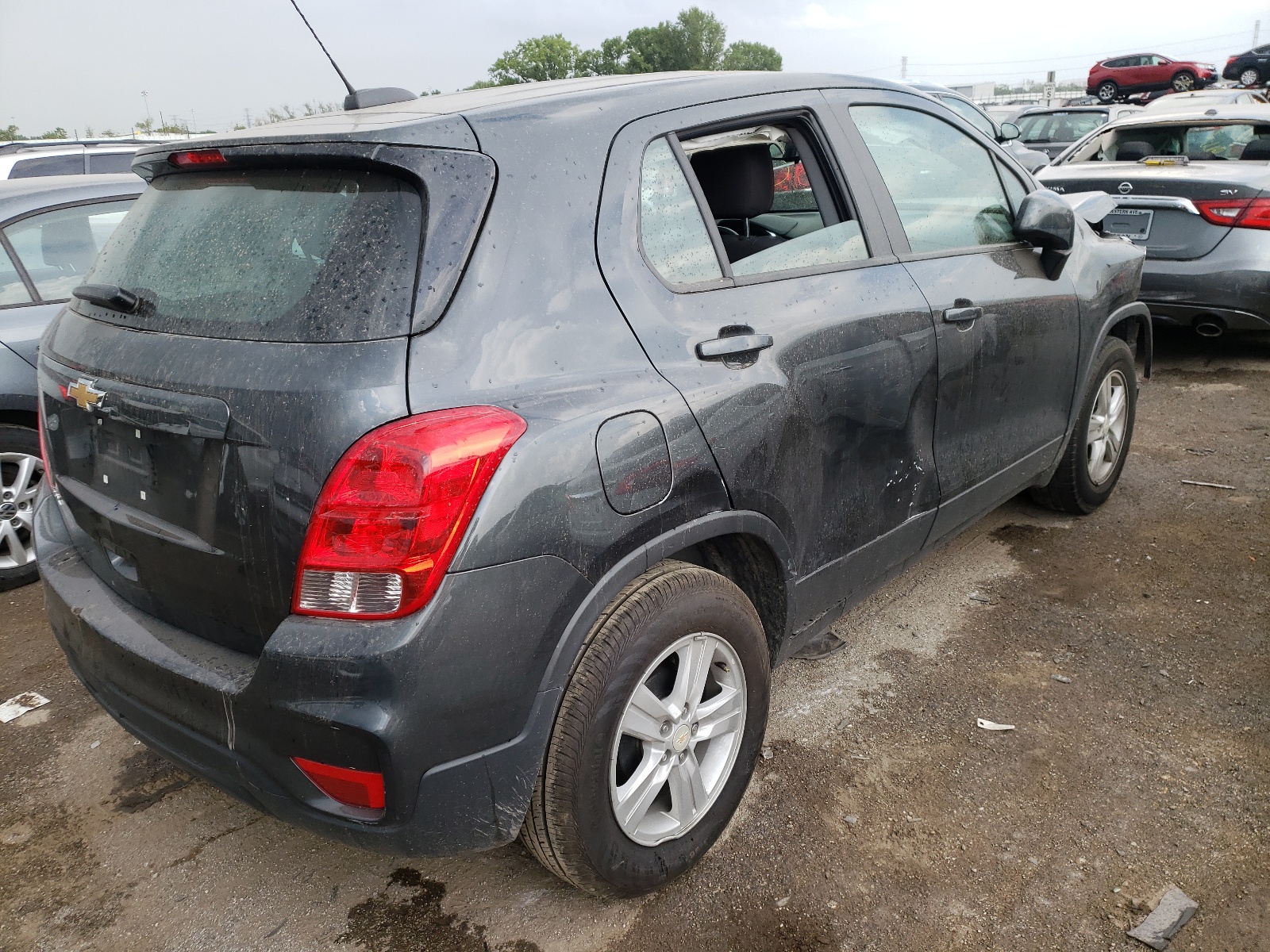 Photo 4 from auction – 2020 CHEVROLET TRAX LS with VIN 3GNCJKSBXLL184270