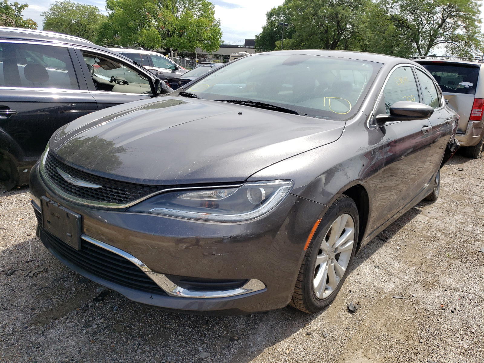 Photo 2 from auction – 2015 CHRYSLER 200 LIMITE with VIN 1C3CCCAB6FN723020