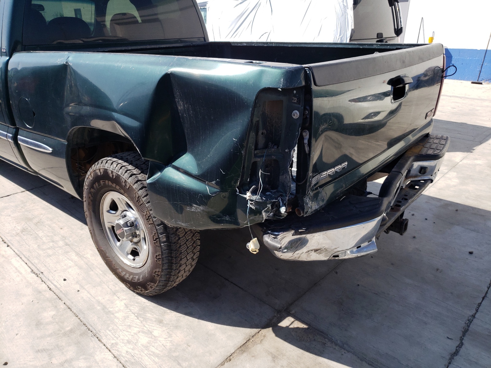 Photo 9 from auction – 2001 GMC SIERRA 15 with VIN 1GTEC19T41Z202661