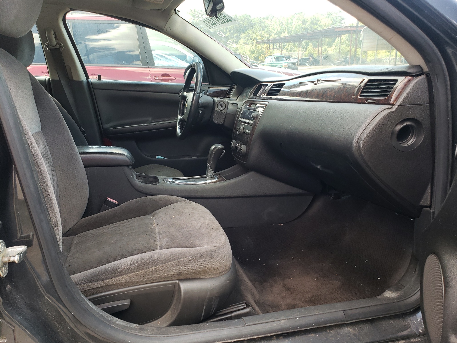 Photo 5 from auction – 2014 CHEVROLET IMPALA LIM with VIN 2G1WB5E30E1106666